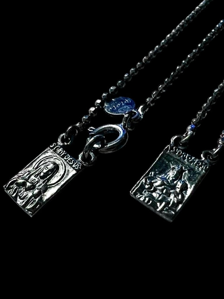 S- Escapulário de Malha Esfera em Prata Escurecida