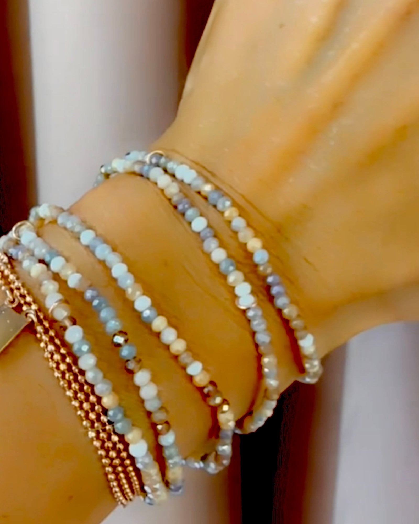 Pulseira Bege com Prata Rosa