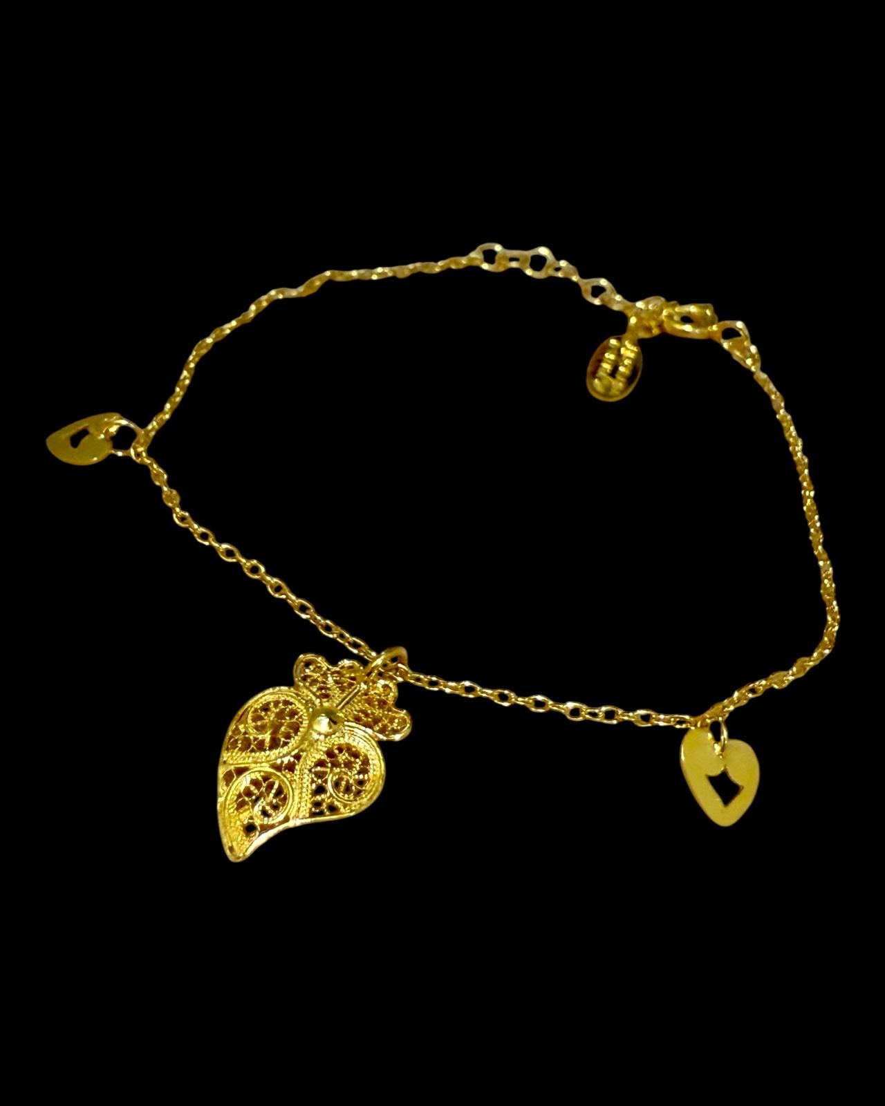 Pulseira Coração de Viana e Dois Corações em Prata Dourada