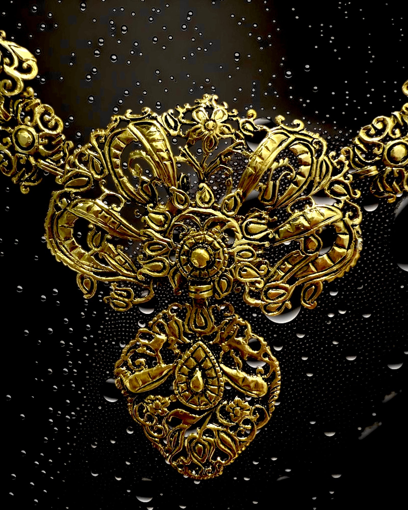Filigree Bow Necklace in Gold Plated Silver