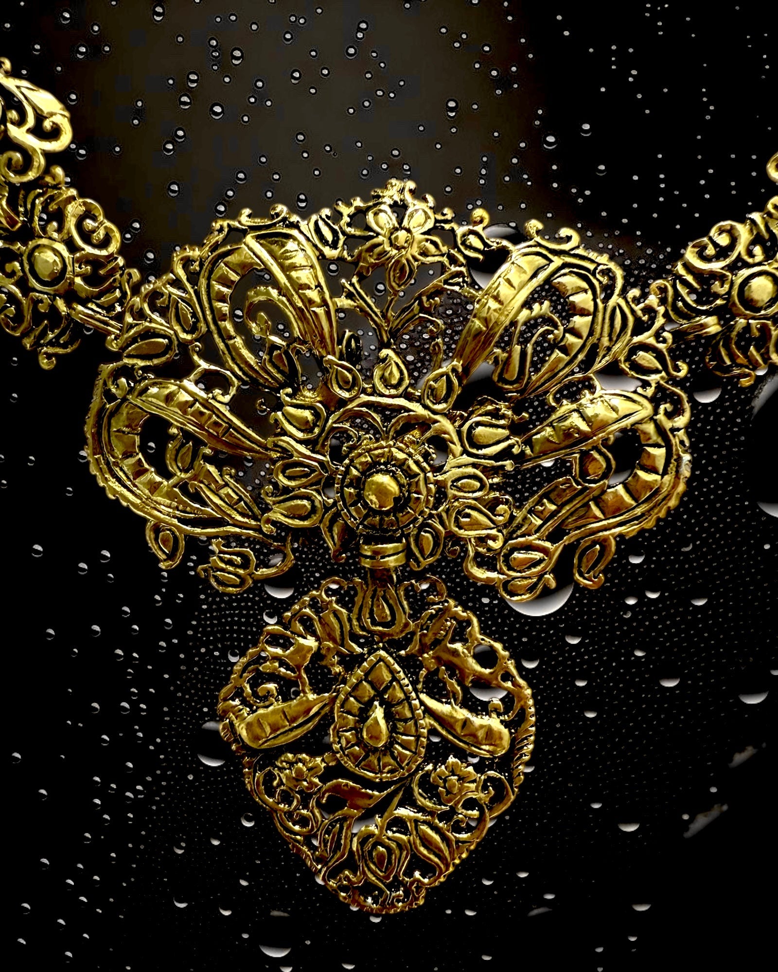 Filigree Bow Necklace in Gold Plated Silver