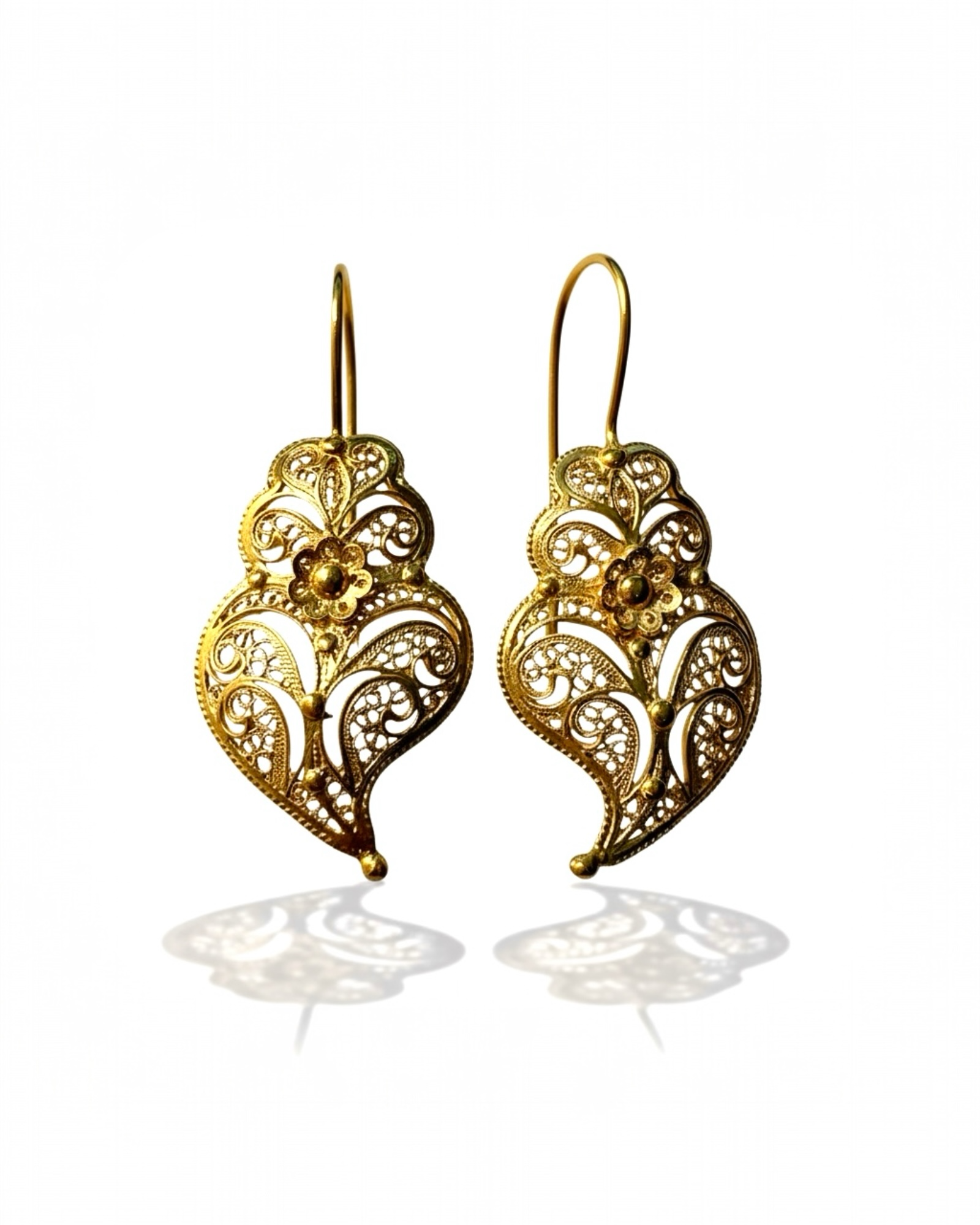 Viana Heart Earrings in Gold-Plated Silver