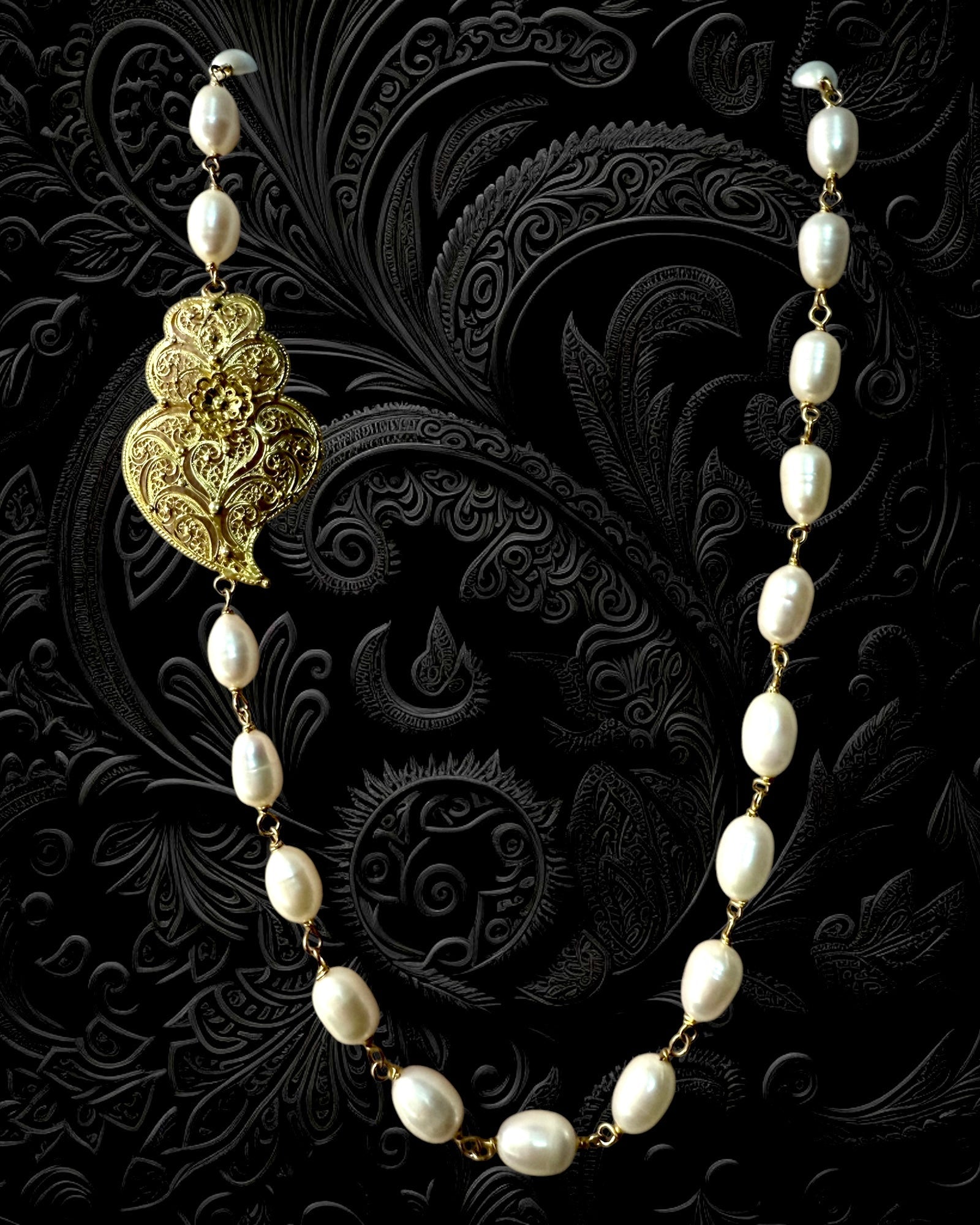 Viana Heart Necklace with Pearls in Gold Plated Silver
