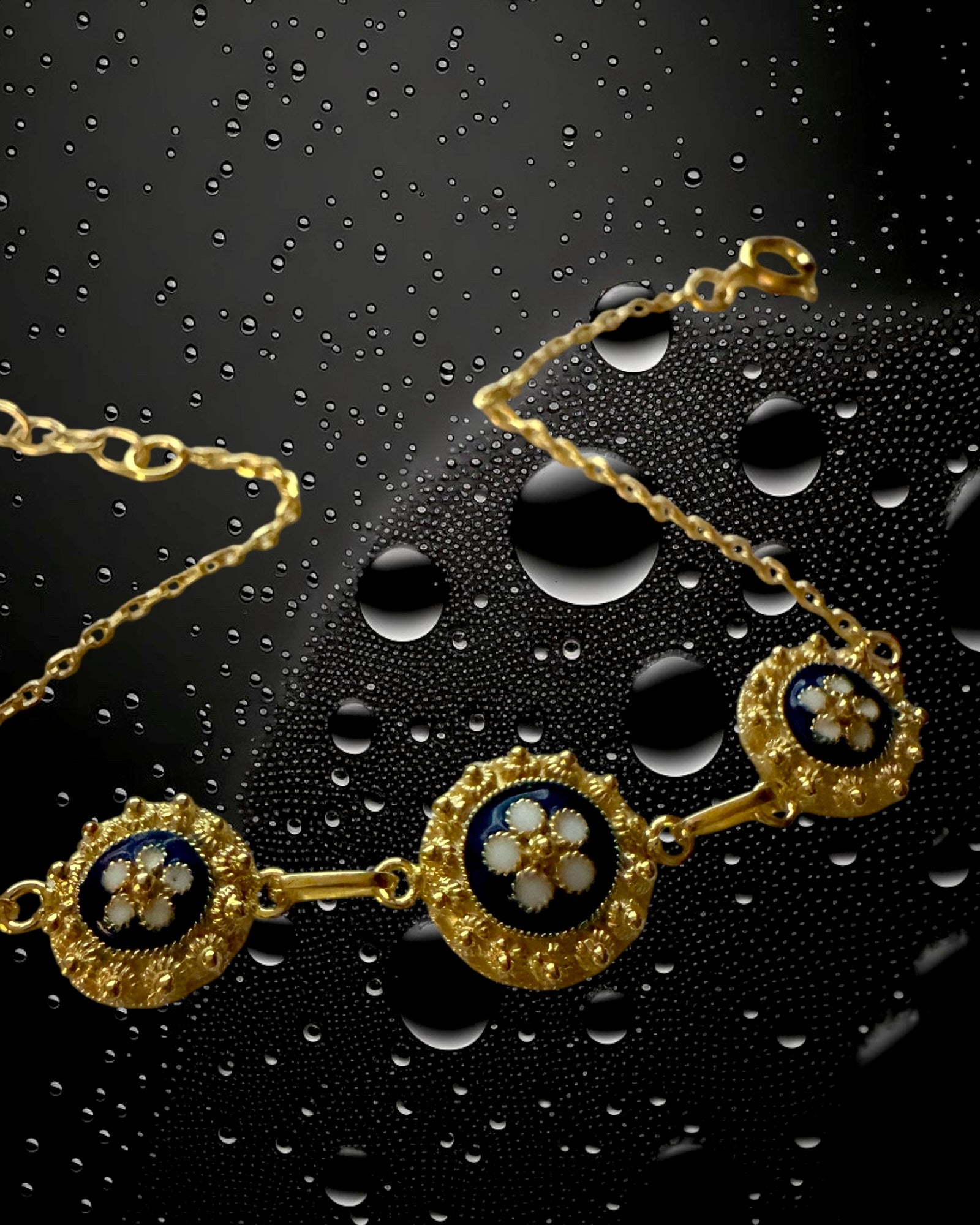 Pulseira Caramujos Azuis em Prata Dourada
