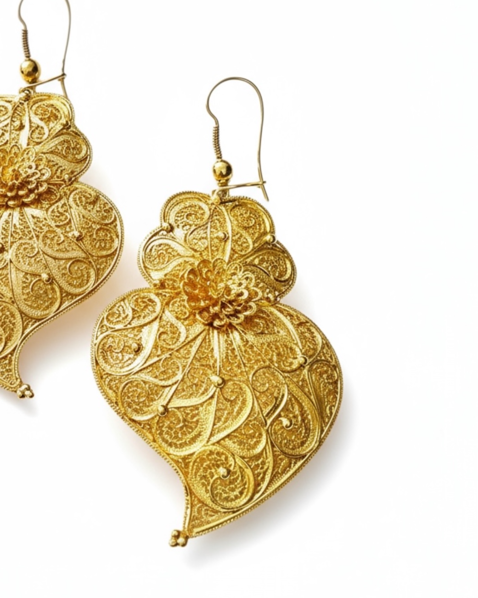 Brincos Coração de Viana de Filigrana em Prata Dourada