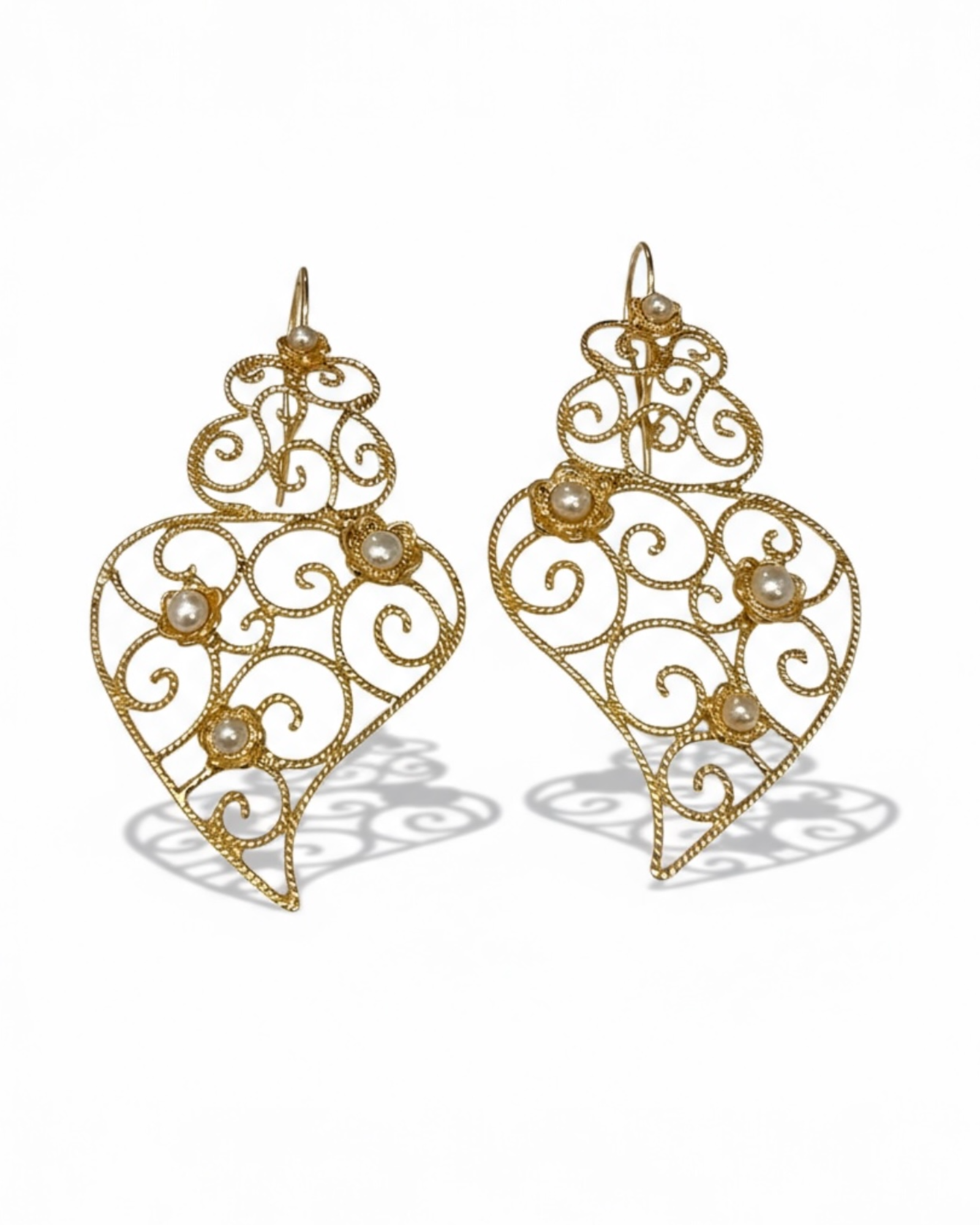 Viana Heart Pearl Earrings