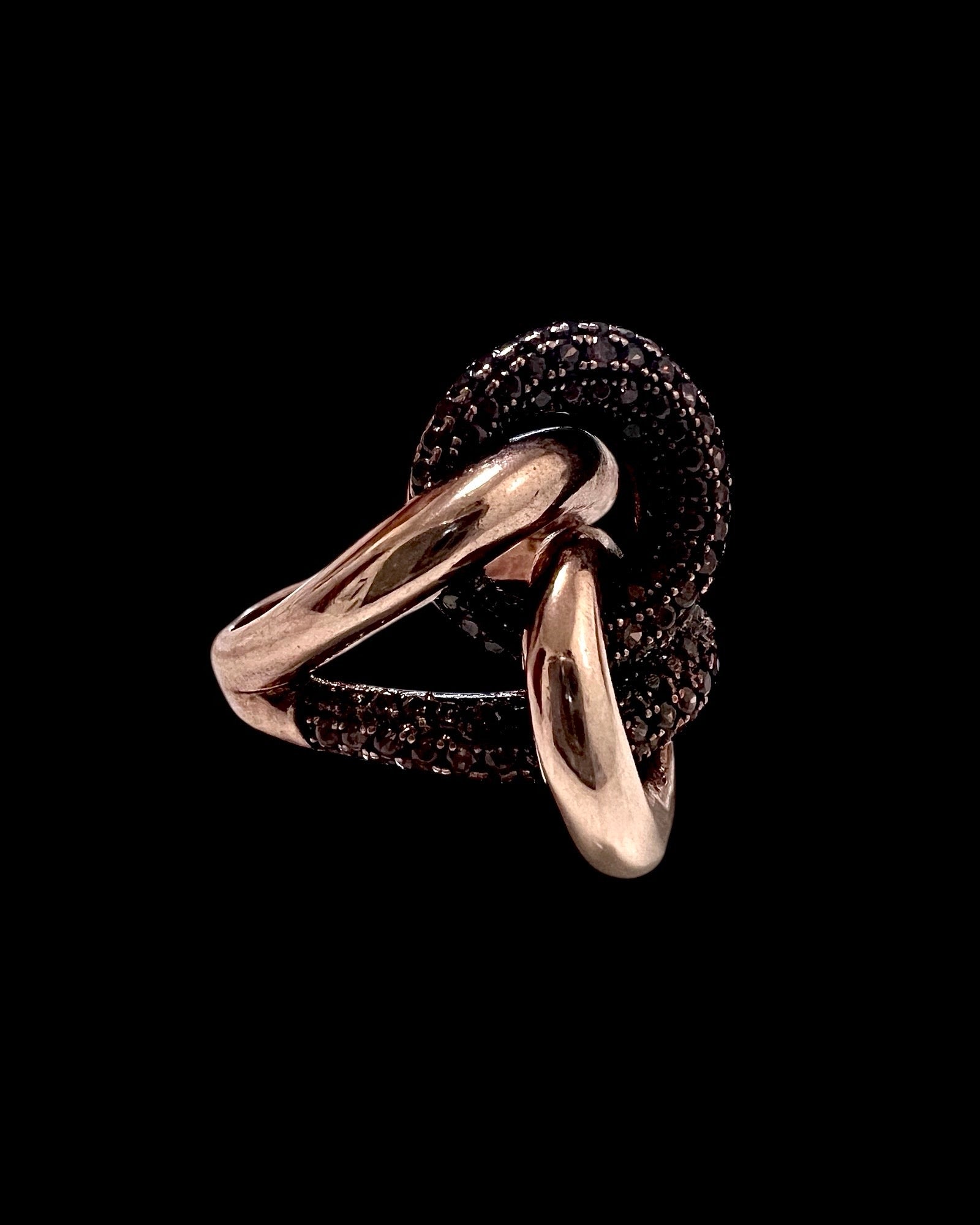 Interlaced Ring