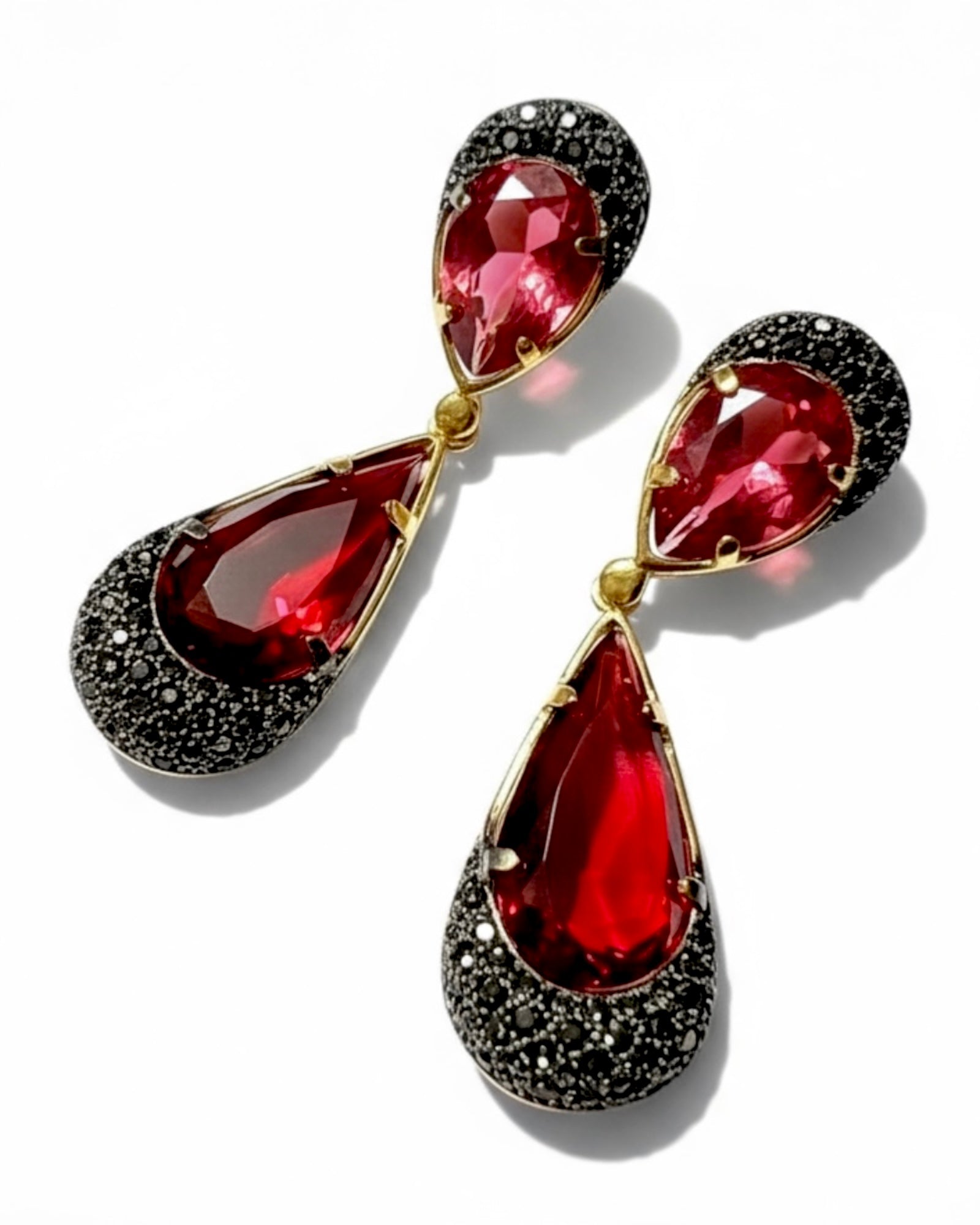 Brincos Gotas Vermelhas