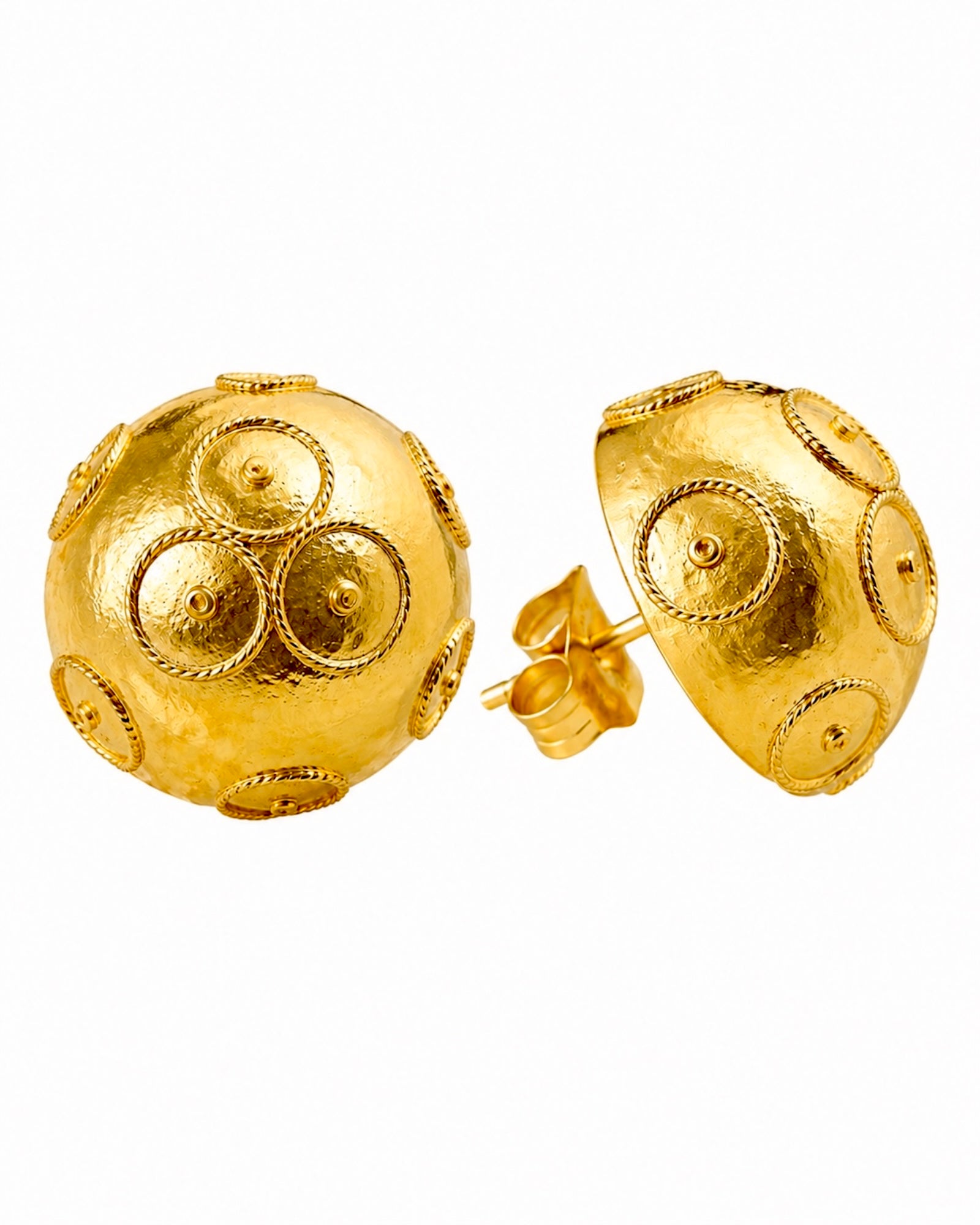 Half-bead earrings from Viana in gold-plated silver.