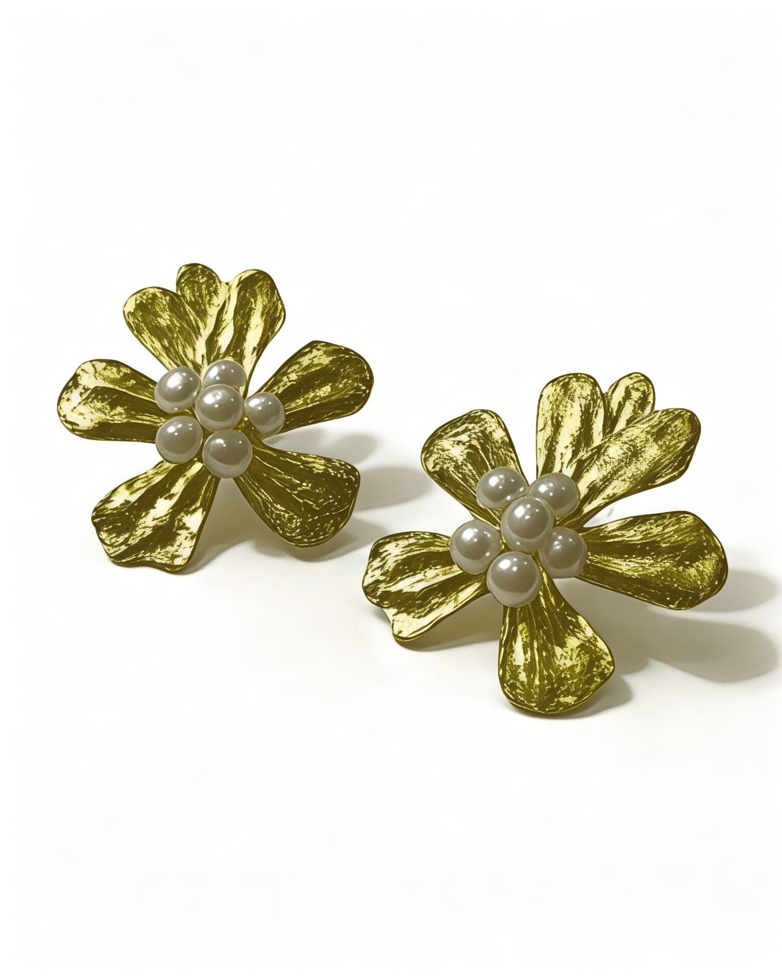 Gold-plated silver flower earrings
