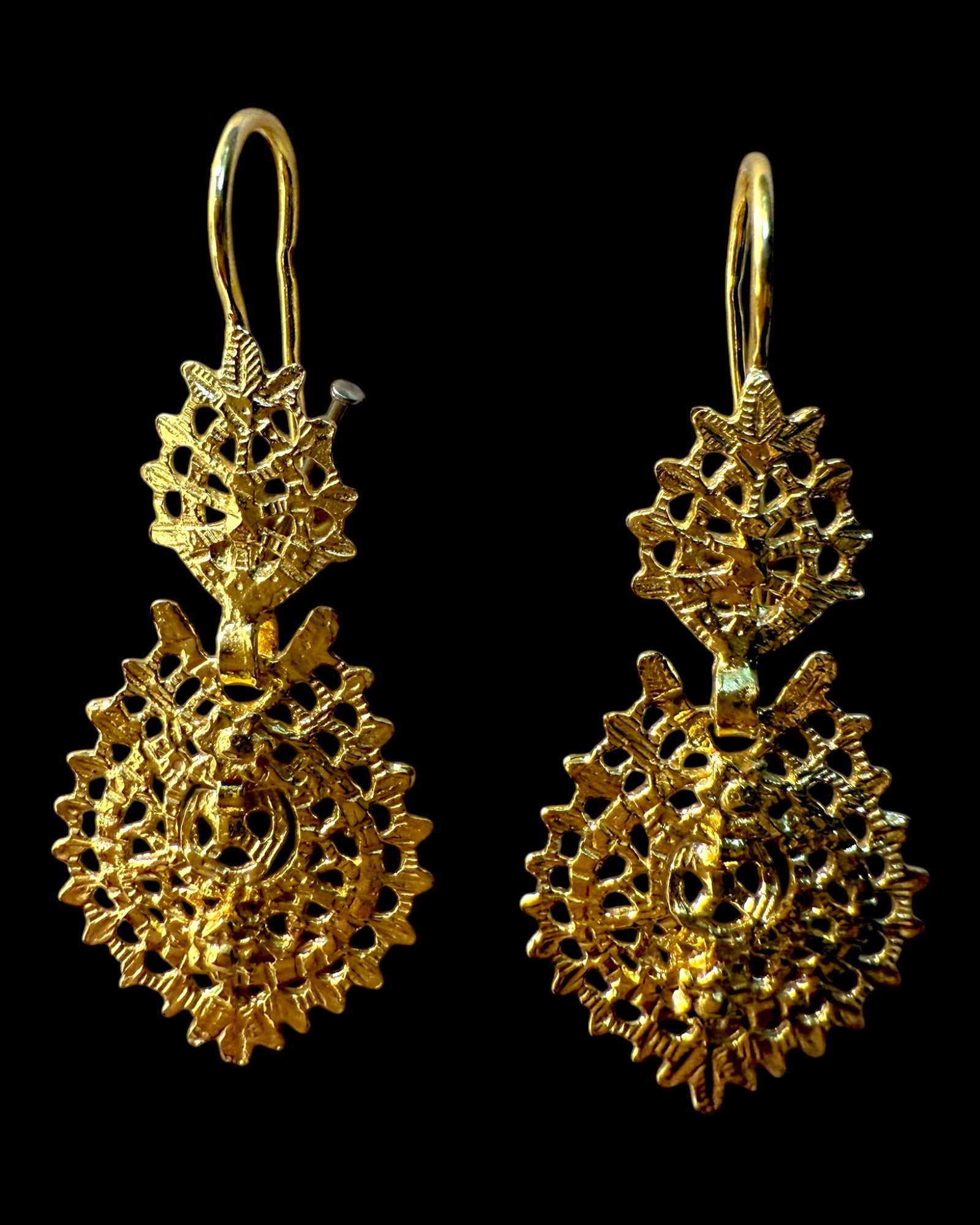 Queen Earrings in Gold Plated Silver