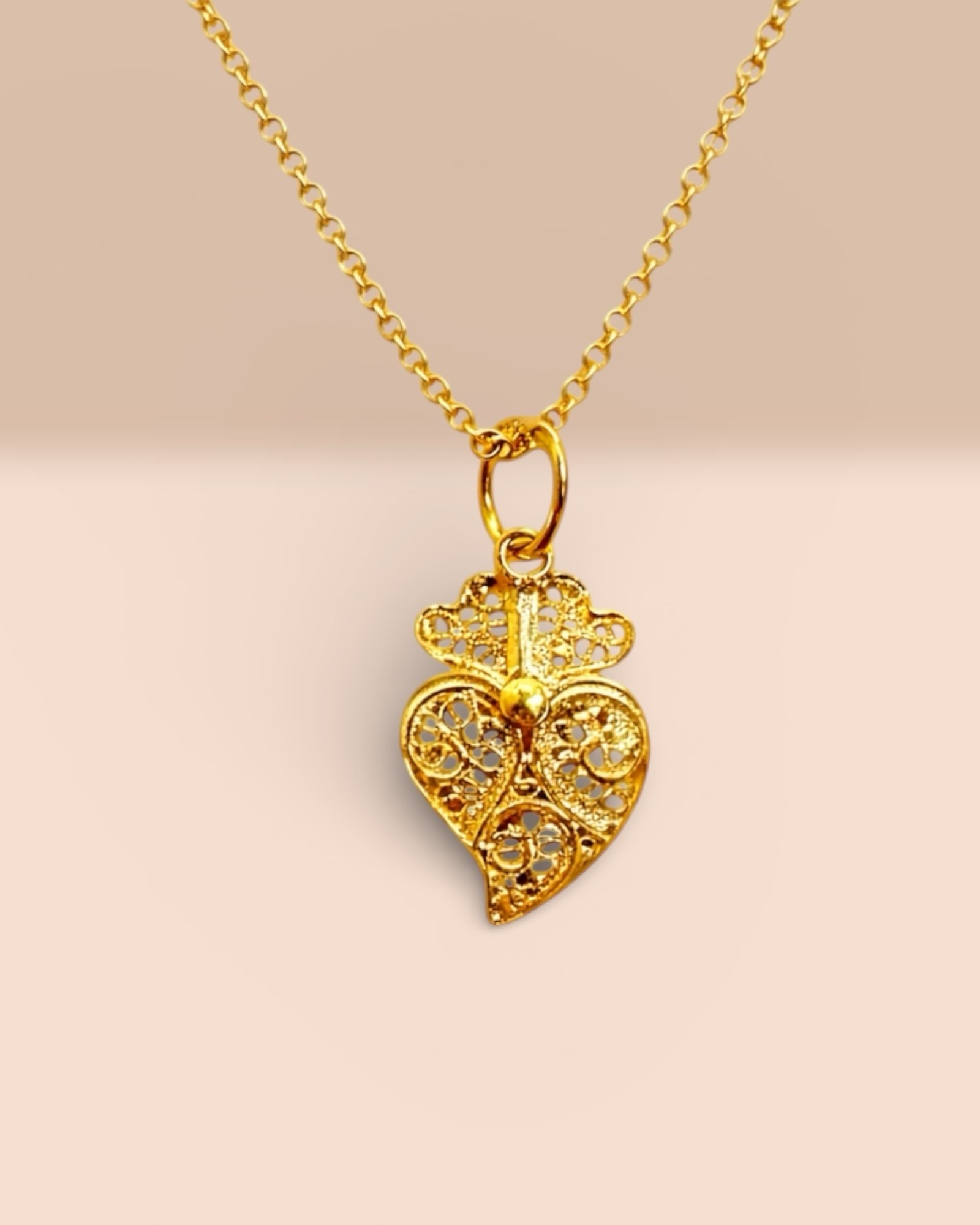 Colar Coração de Viana de Filigrana em Prata Dourada