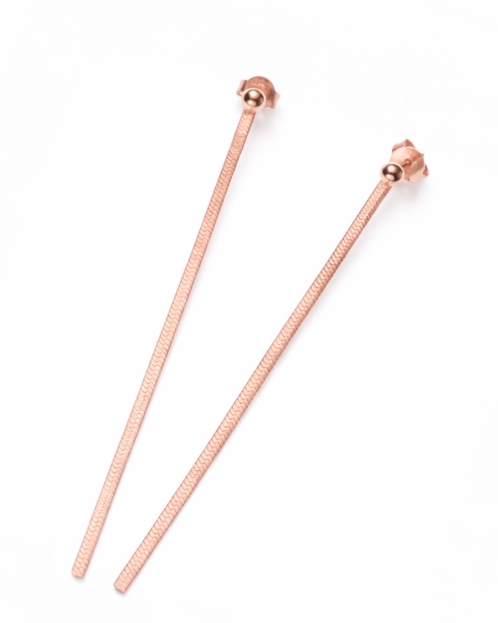 Brincos Compridos em Prata Rosa