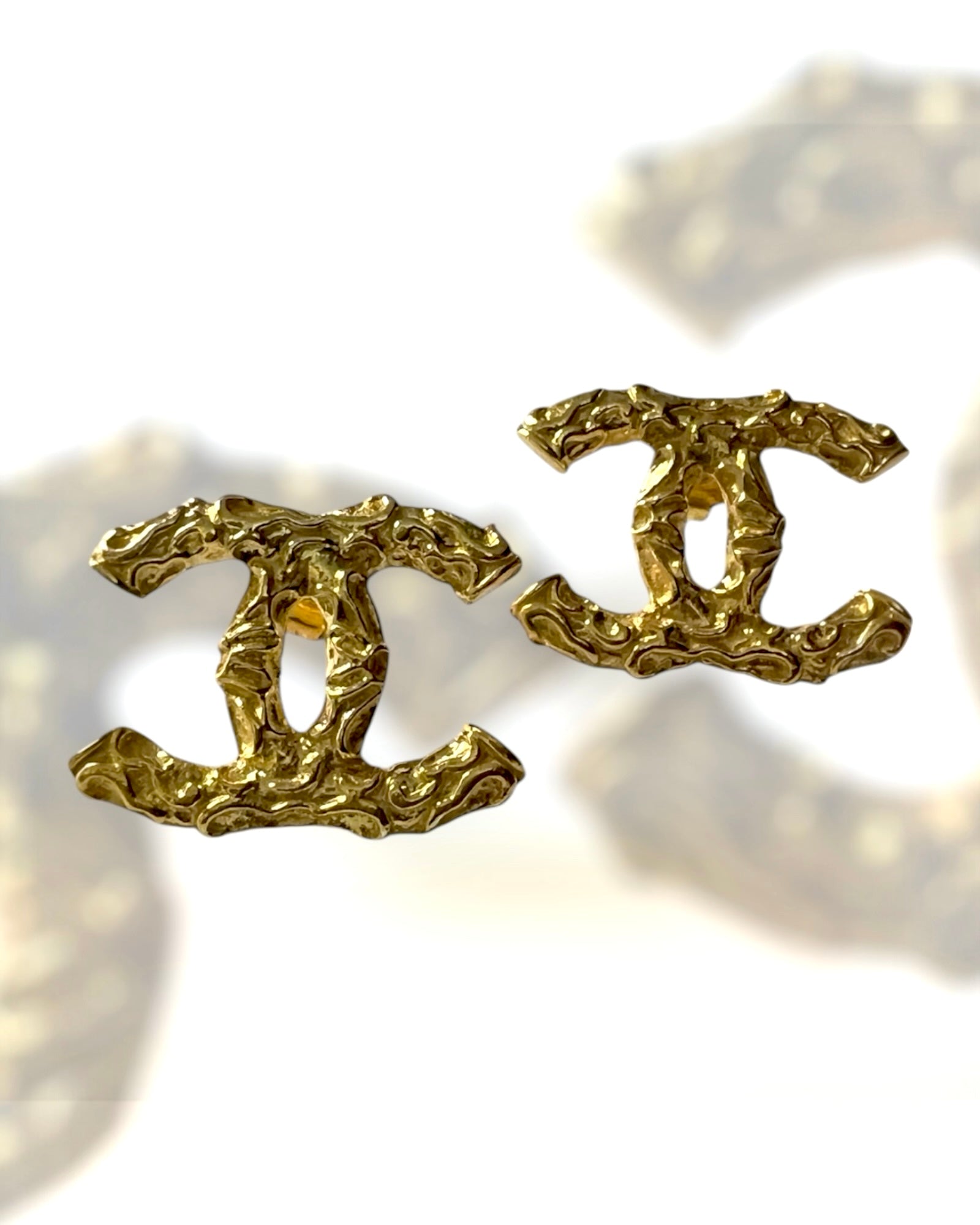 Charming Earrings in Gold Silver