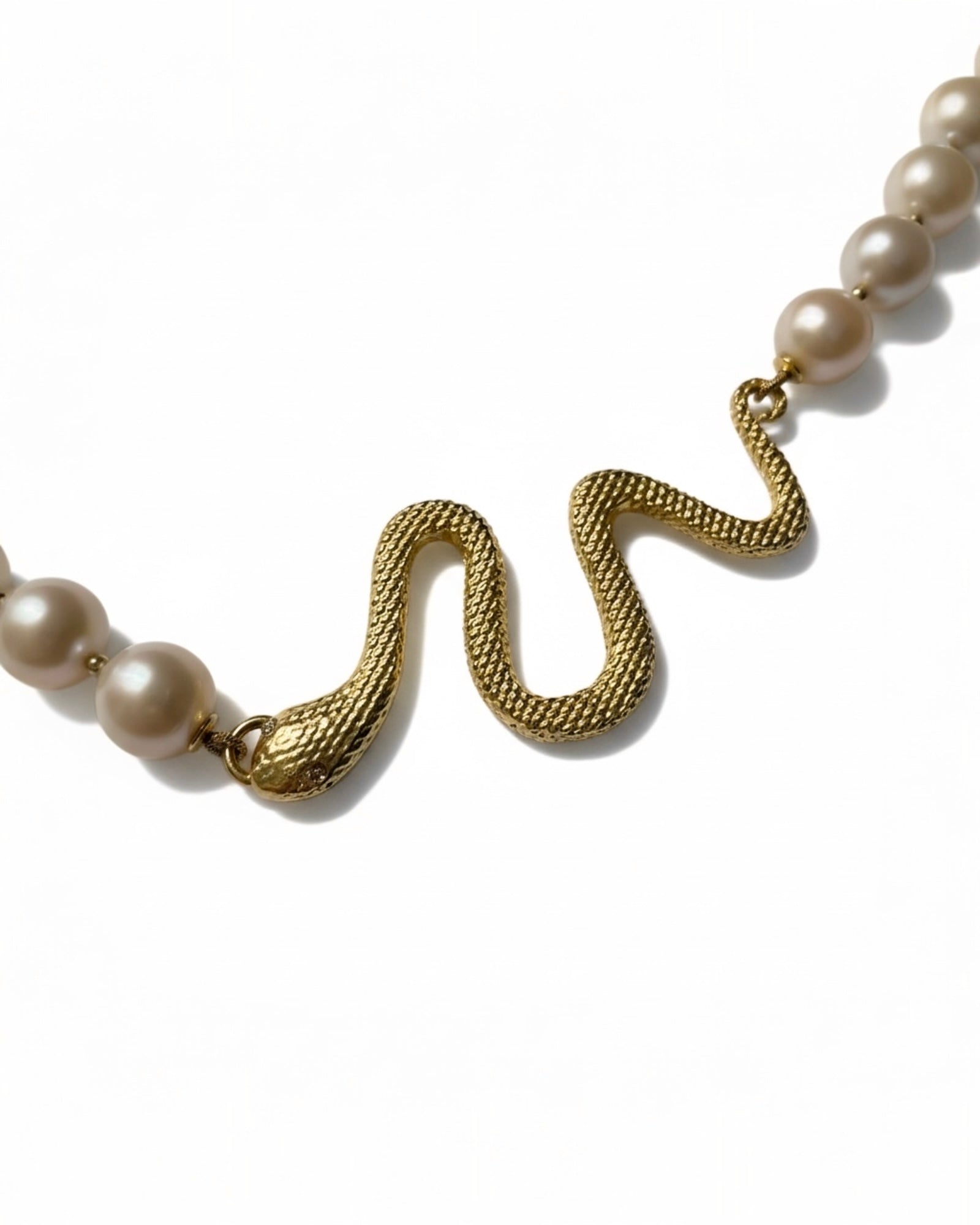Colar Cobra em prata com pérola