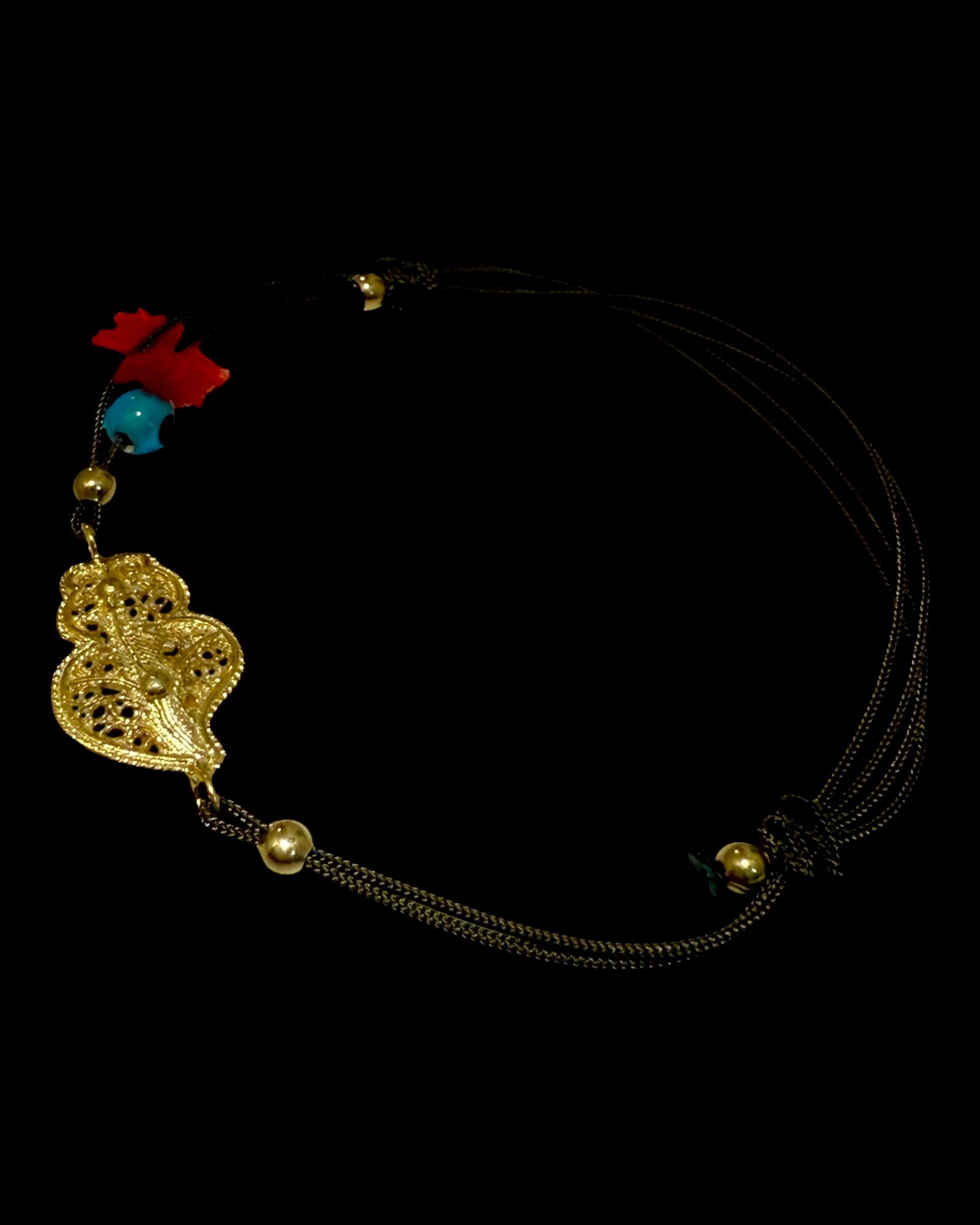 Pulseira Seda Coração de Viana em Prata Dourada