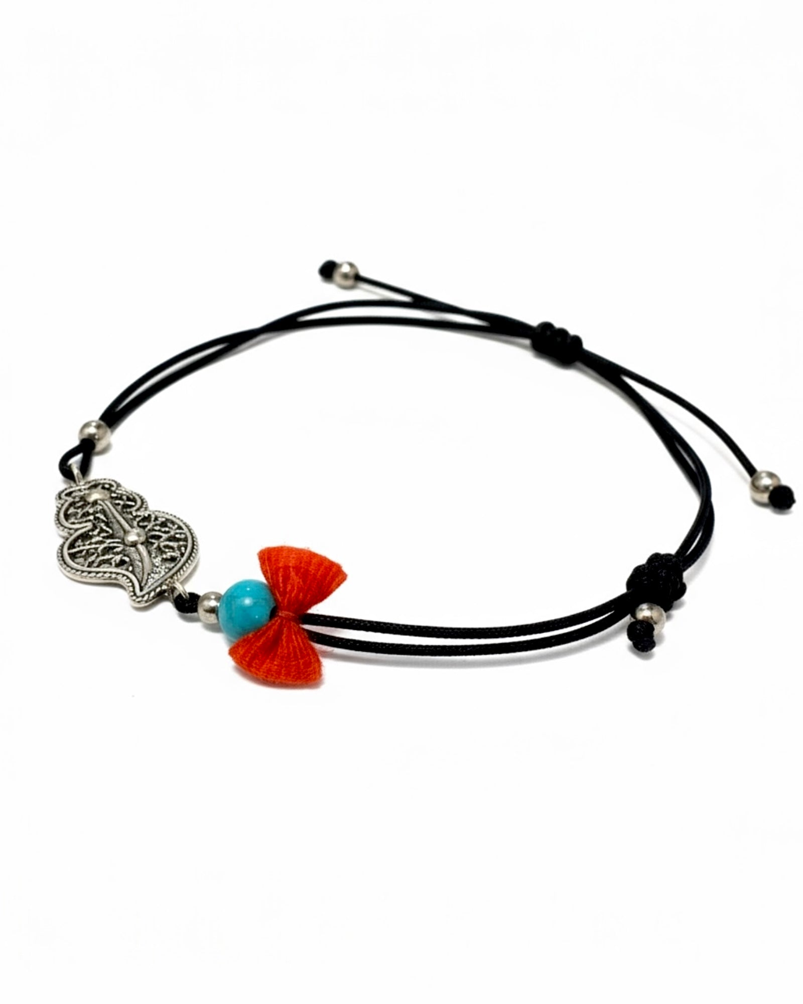 Silk bracelet with Viana heart and white silver eye.