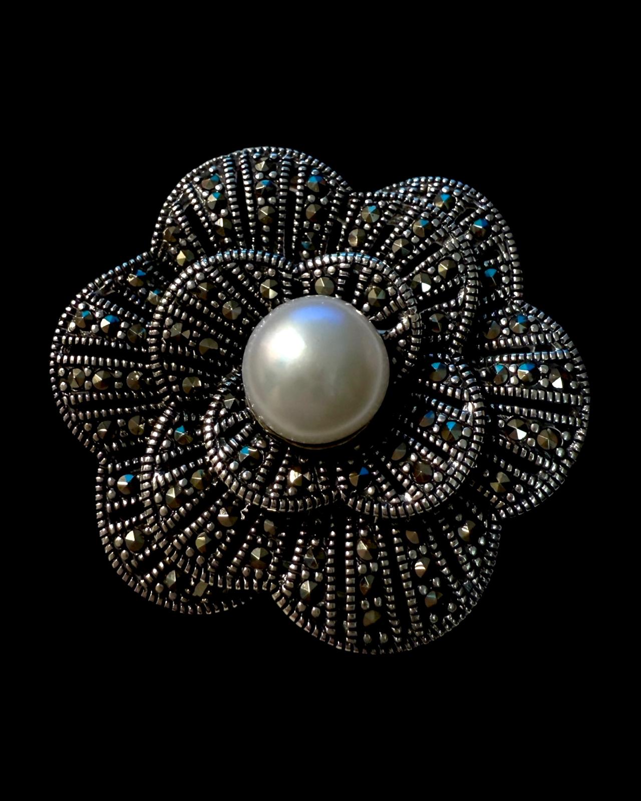 Alfinete / Medalha Flor em Prata