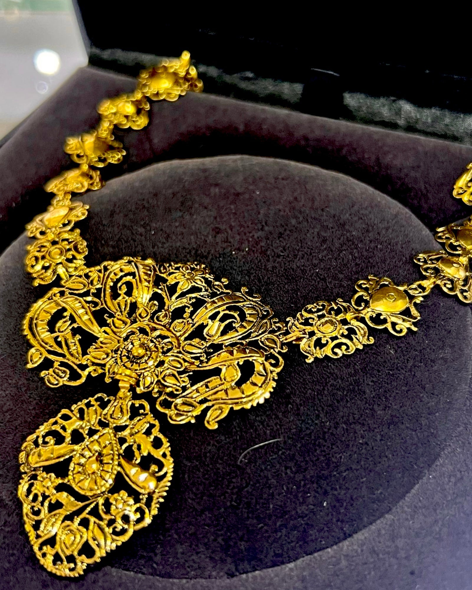 Filigree Bow Necklace in Gold Plated Silver