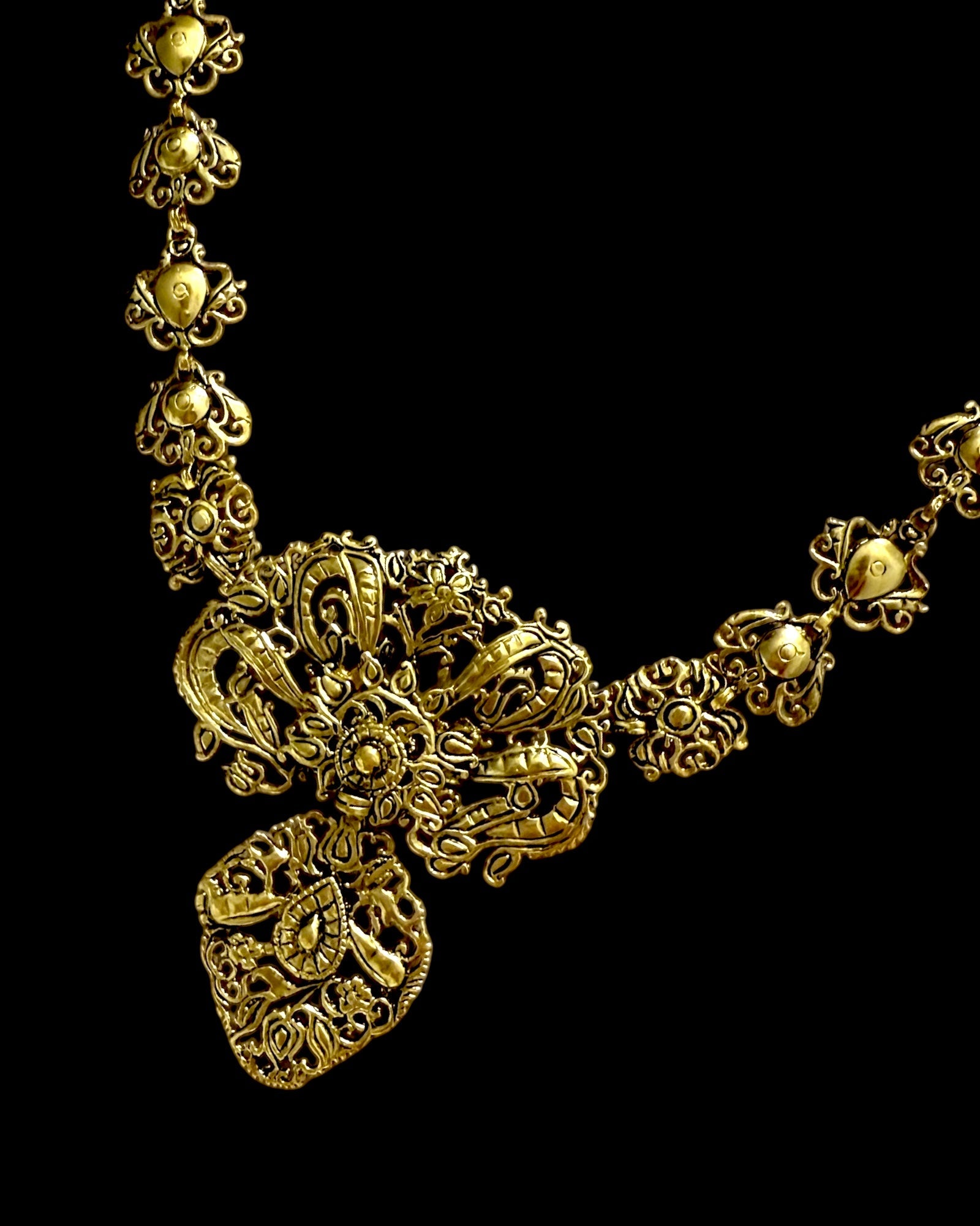 Filigree Bow Necklace in Gold Plated Silver
