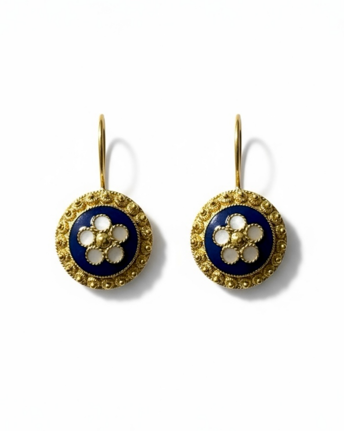 Blue snail earrings in gold-plated silver.