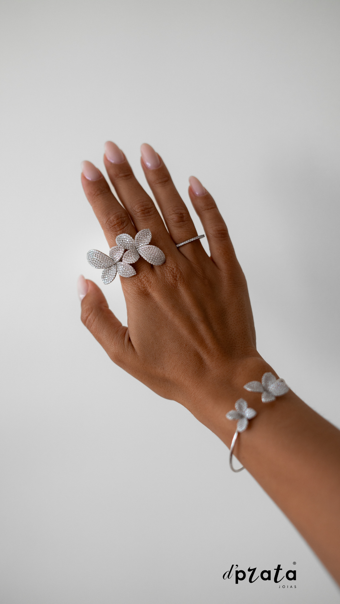 Pulseira / Escrava Pétalas em Prata Rosa
