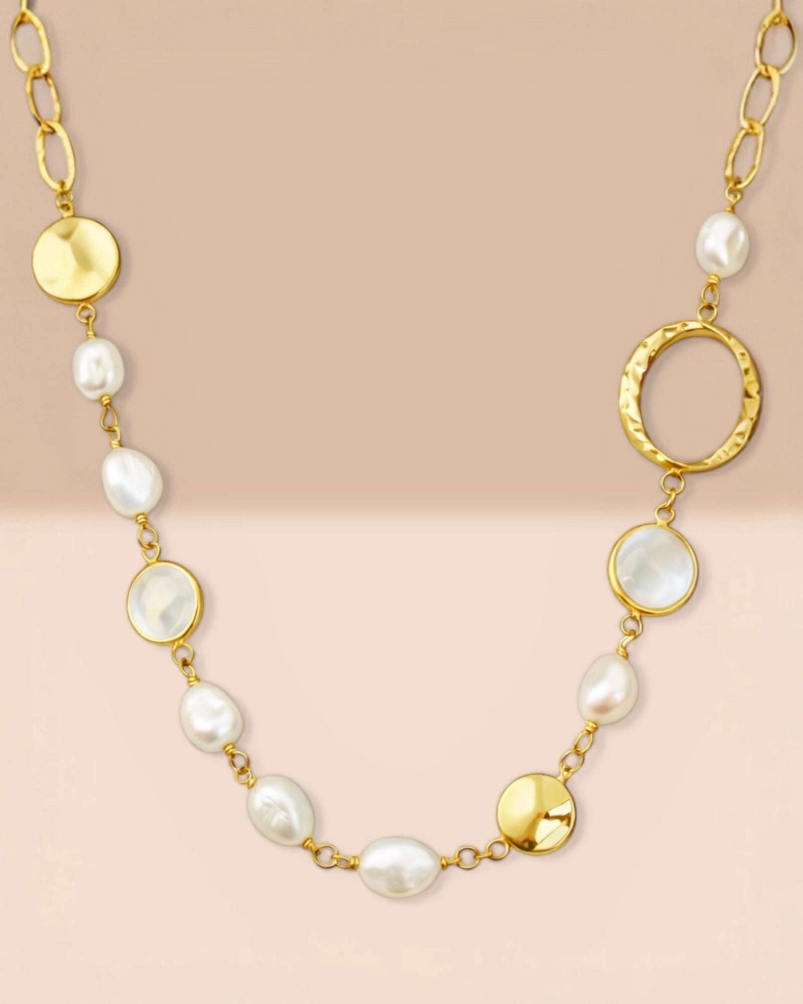 Colar de Pérolas com Argola em Prata Dourada e Pedra