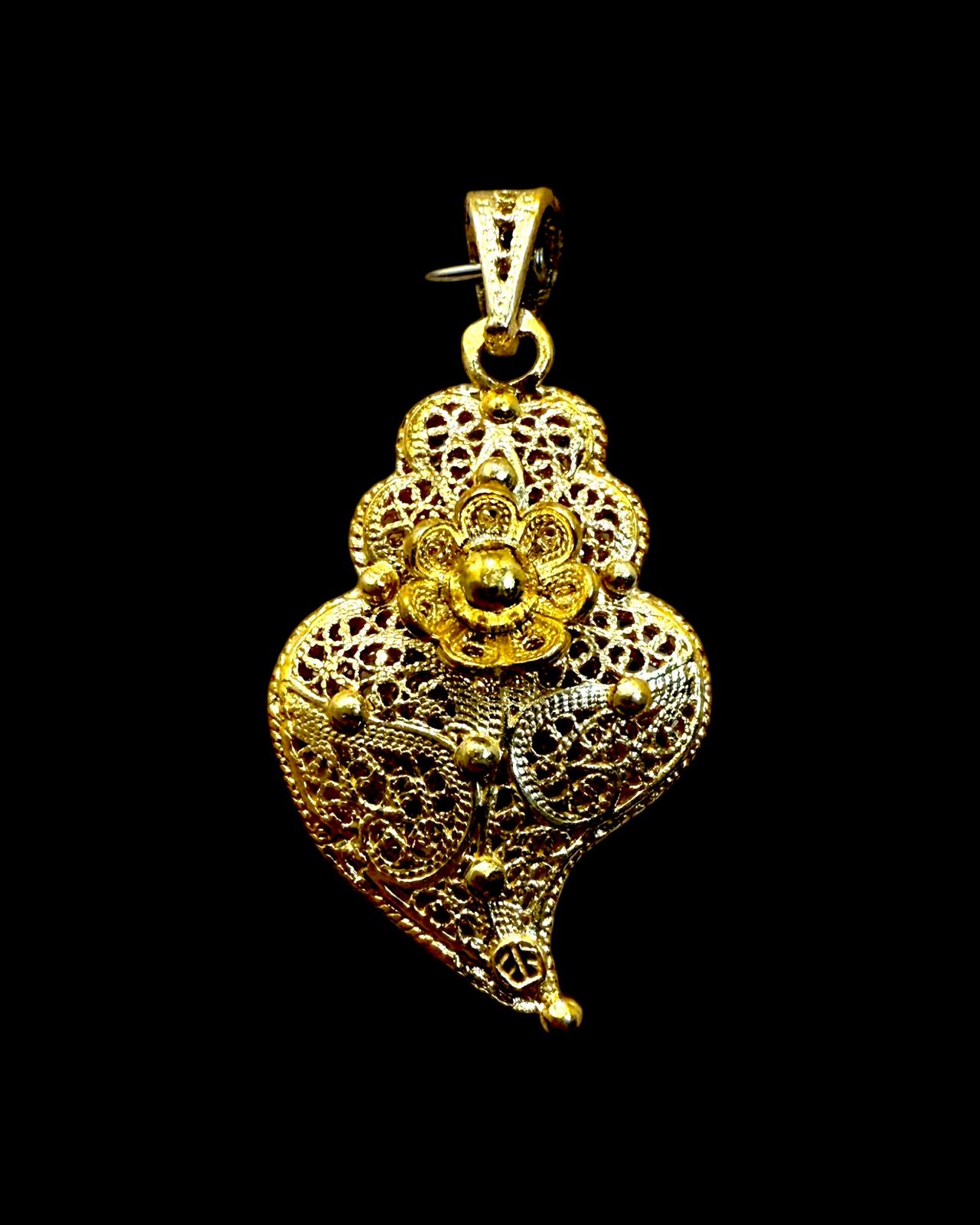 Viana Heart Medal Filigree in Gold Plated Silver
