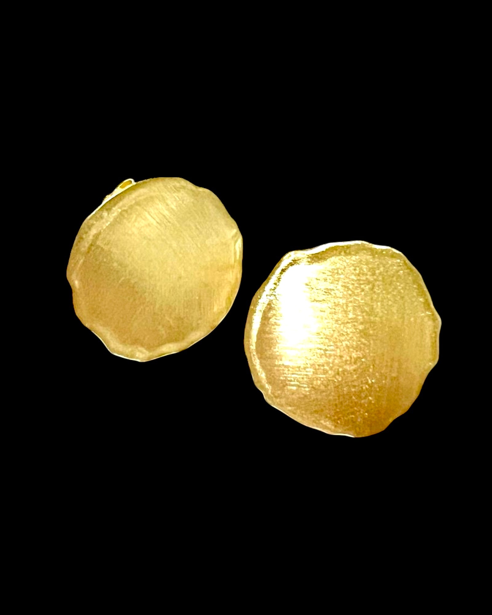 Round Earrings in Gold Plated Silver