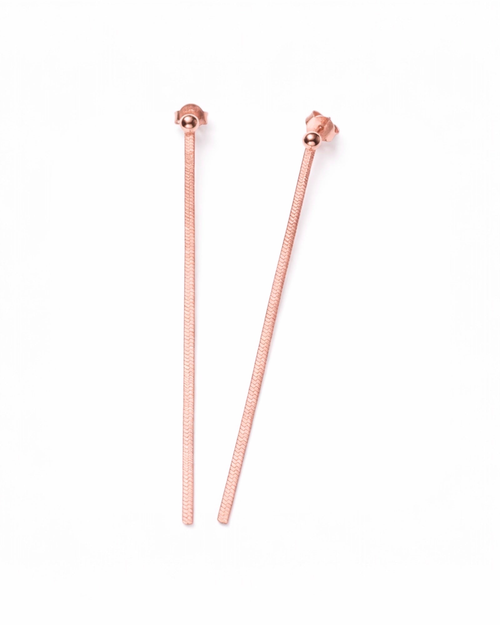 Brincos Compridos em Prata Rosa