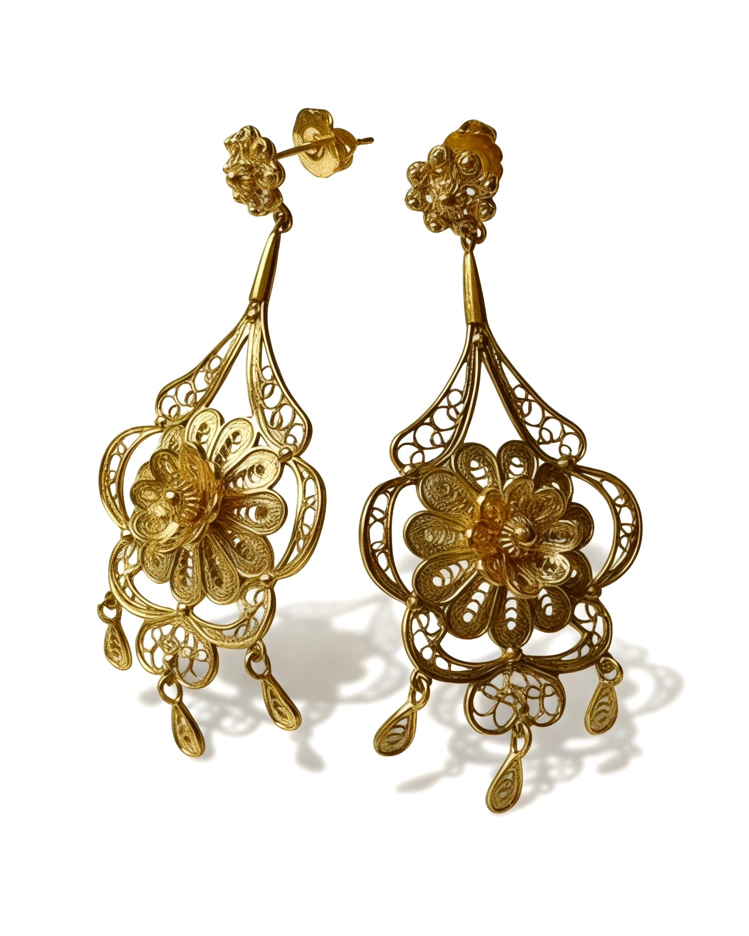 Brincos Filigrana em Prata Dourada