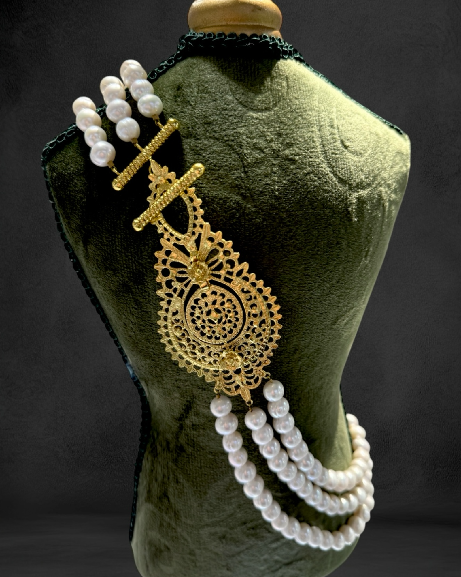 Queen Earring Necklace