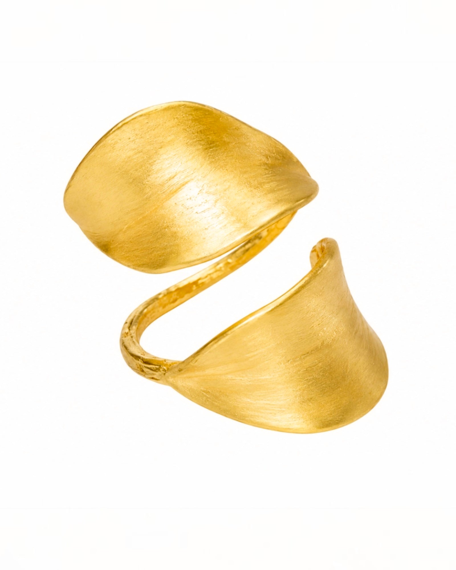 White Flower Ring in Gold-Plated Silver