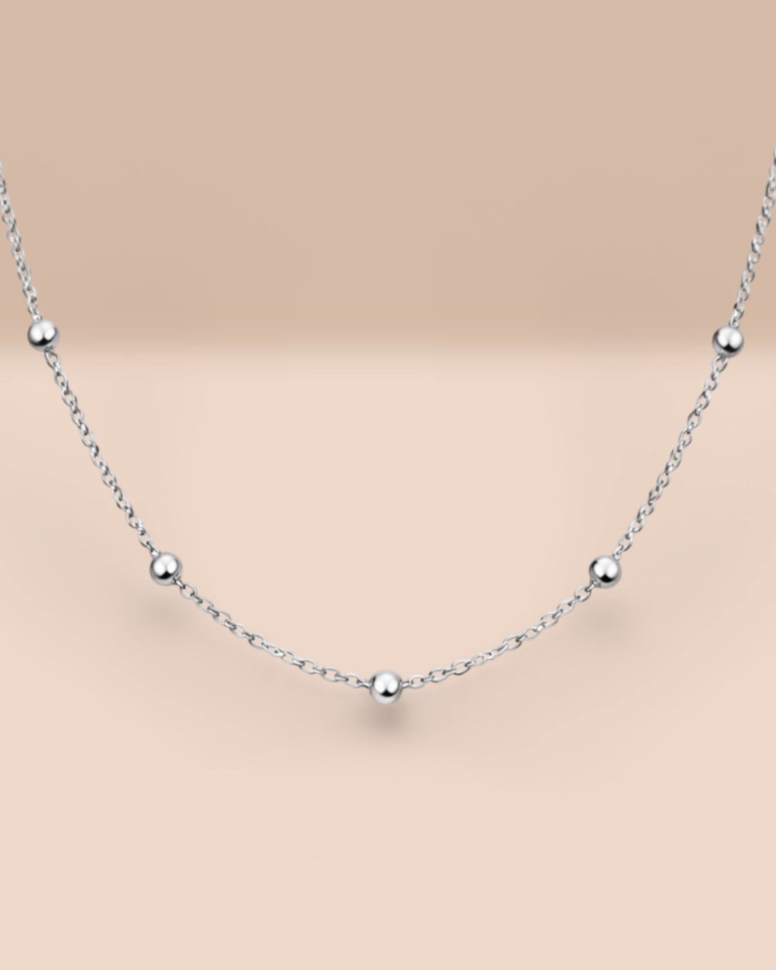 Colar Simples com Esferas em Prata