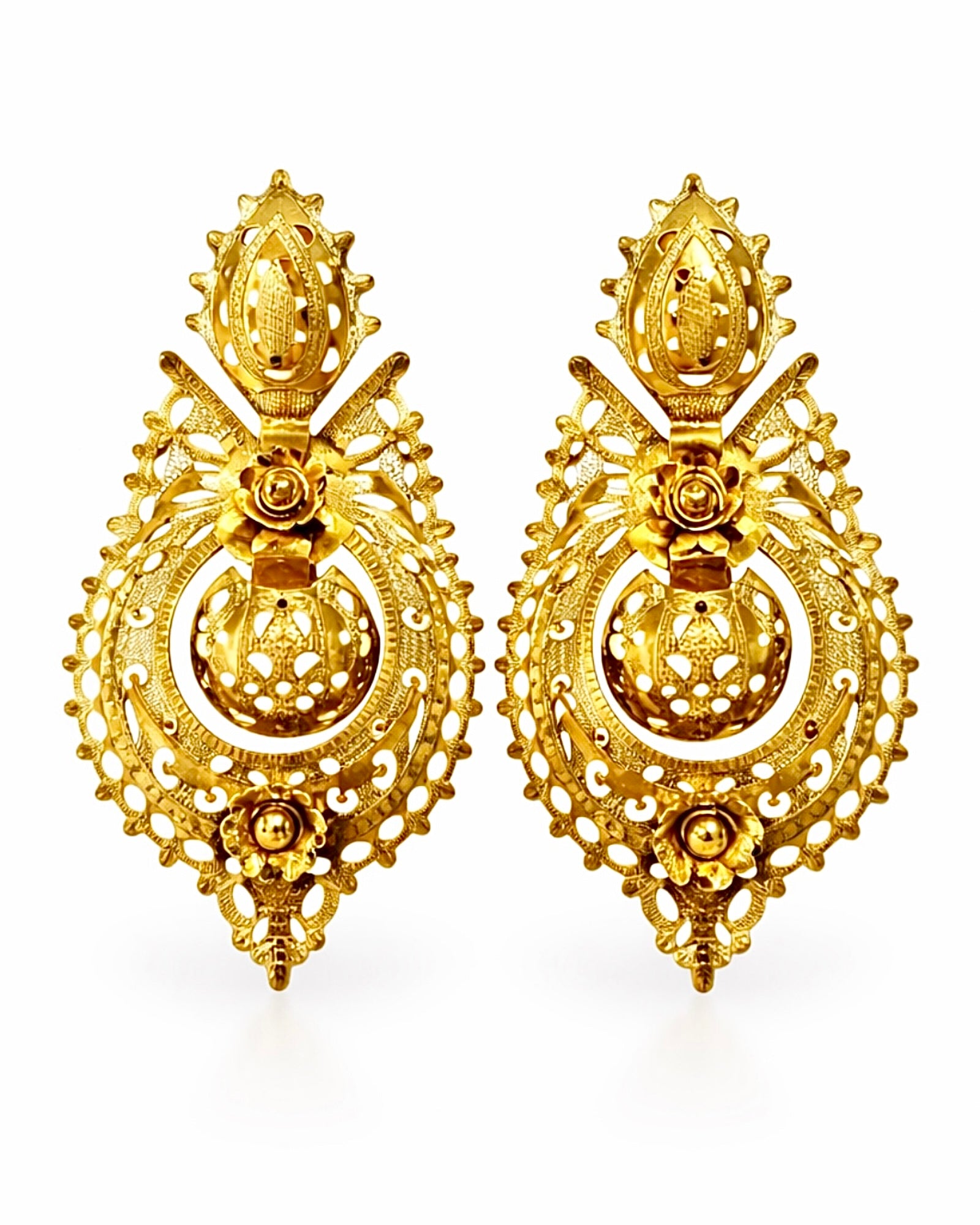 Eggshell Queen Earrings in Gold-Plated Silver