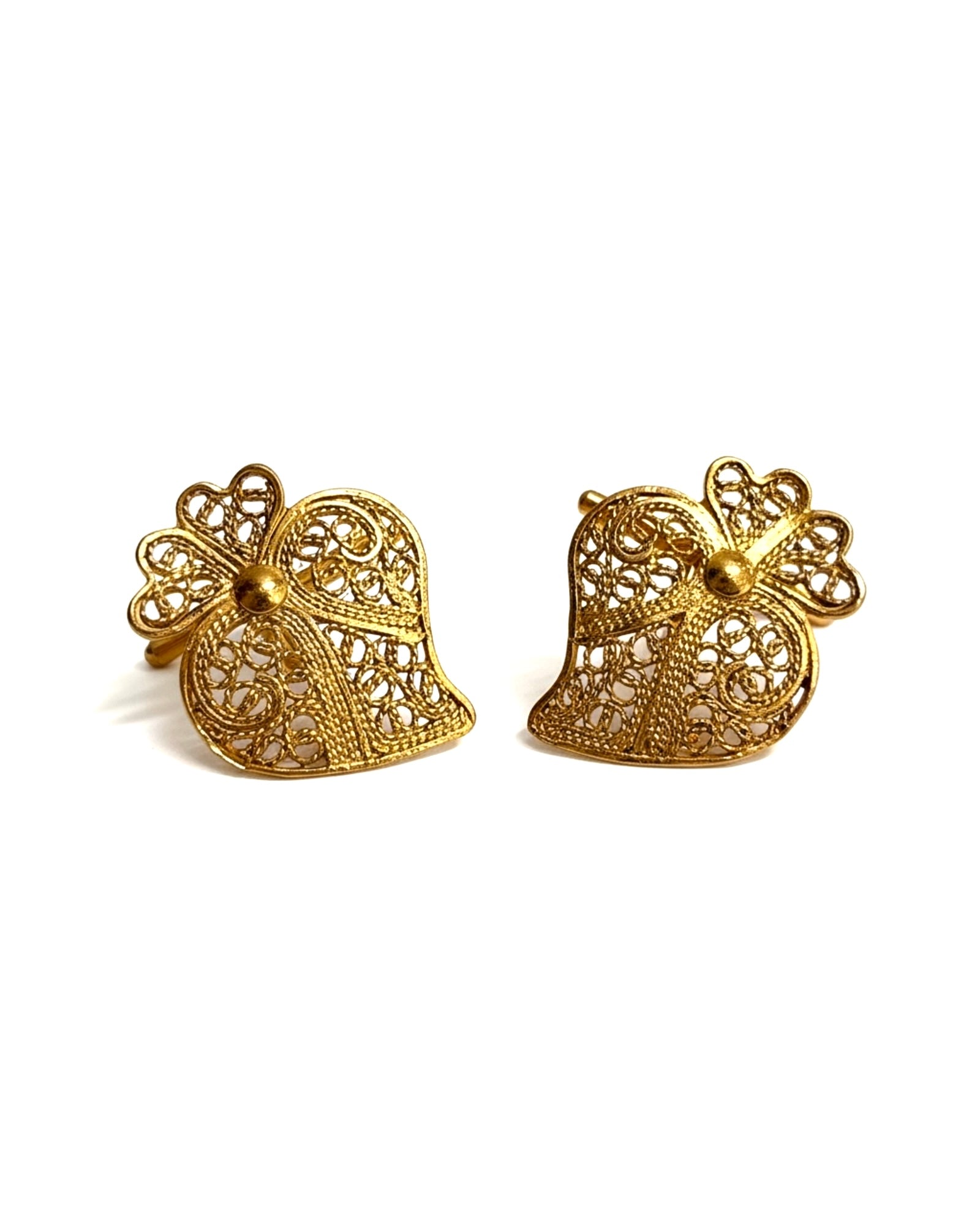 Cufflinks with Viana Hearts design in gilded silver.