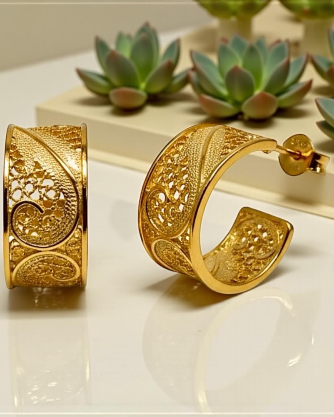 Filigree Earrings in Gold-Plated Silver