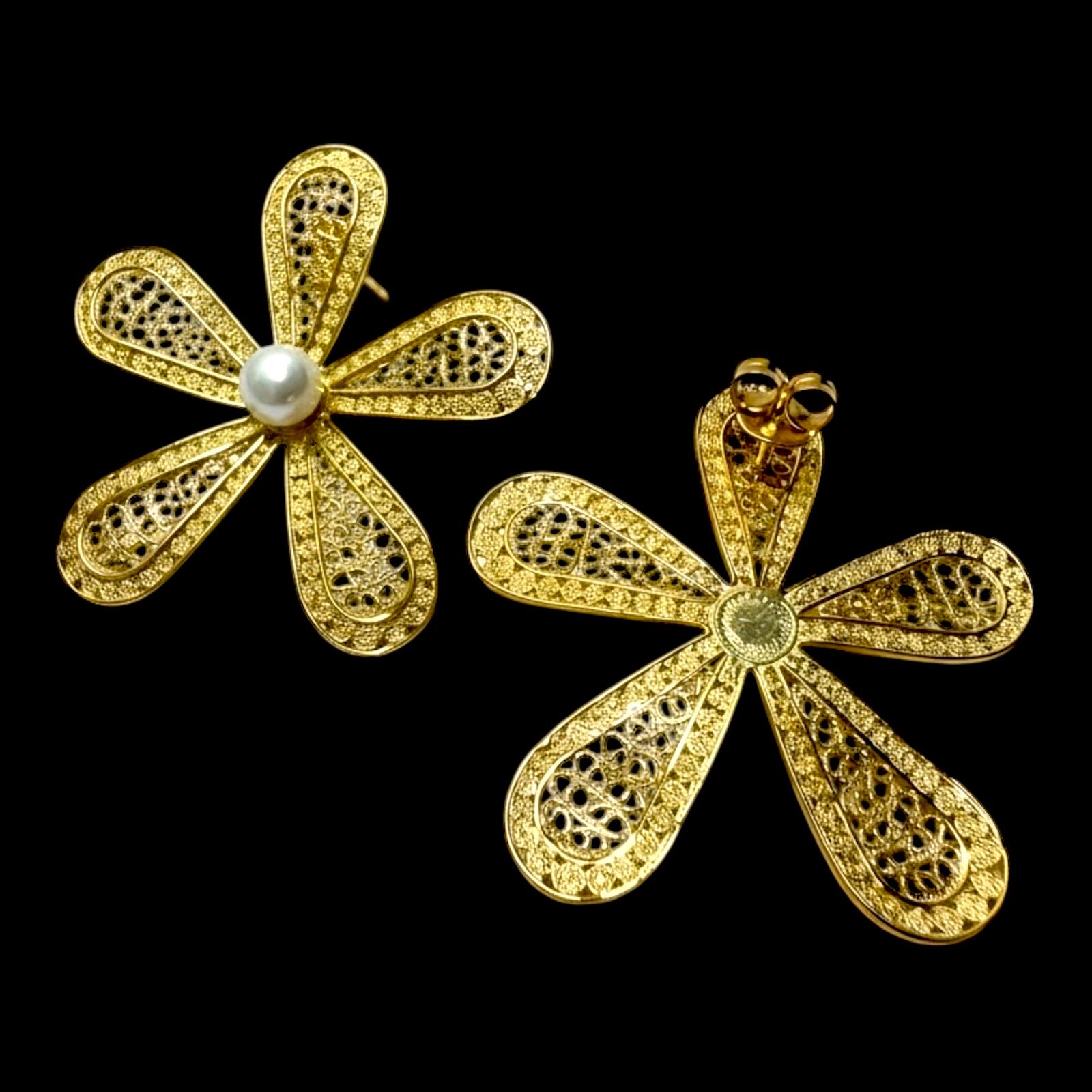 Brincos Flor de Filigrana em Prata dourada