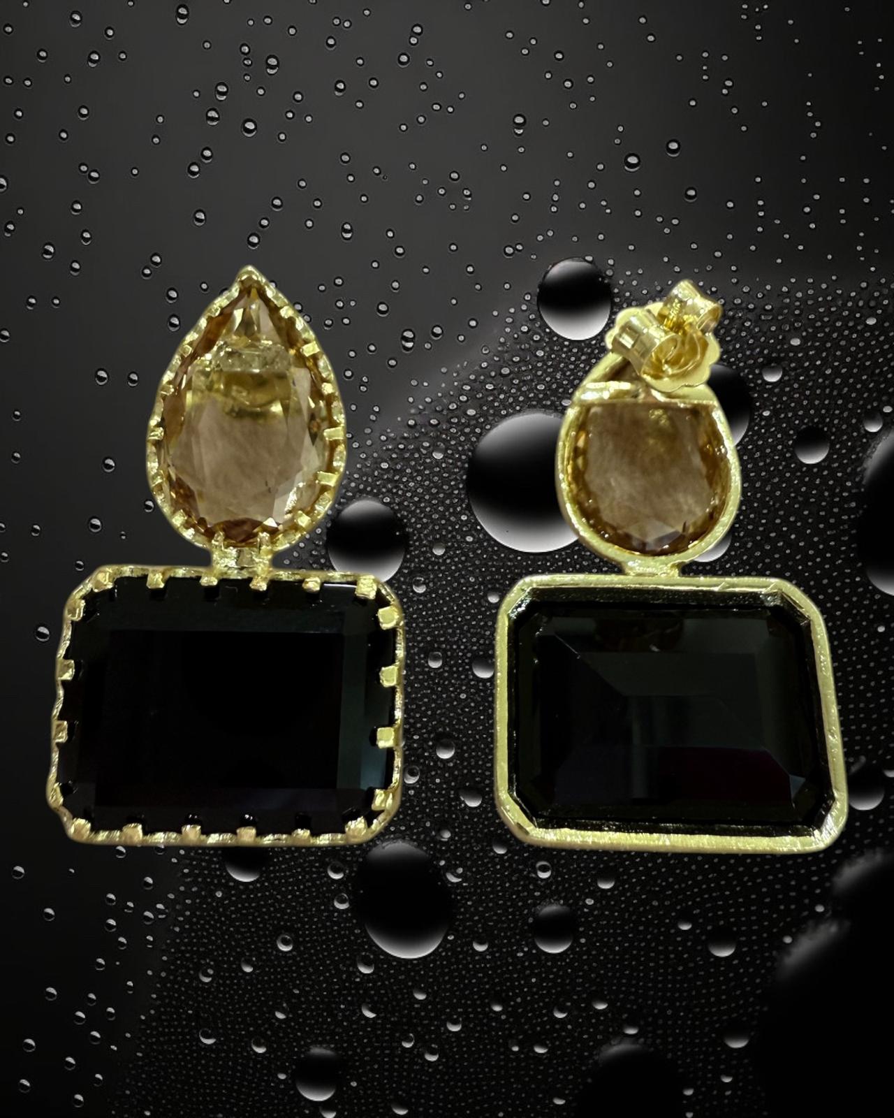 Earrings with Beige and Black Stones in Gold-Plated Silver