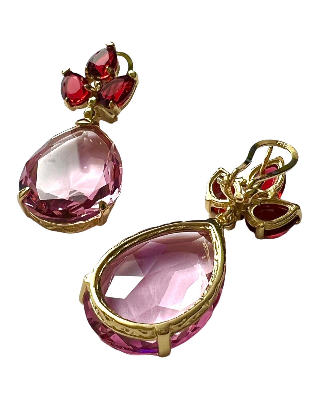 Brincos Gotas Pedras Rosas e Vermelhas em Prata Dourada