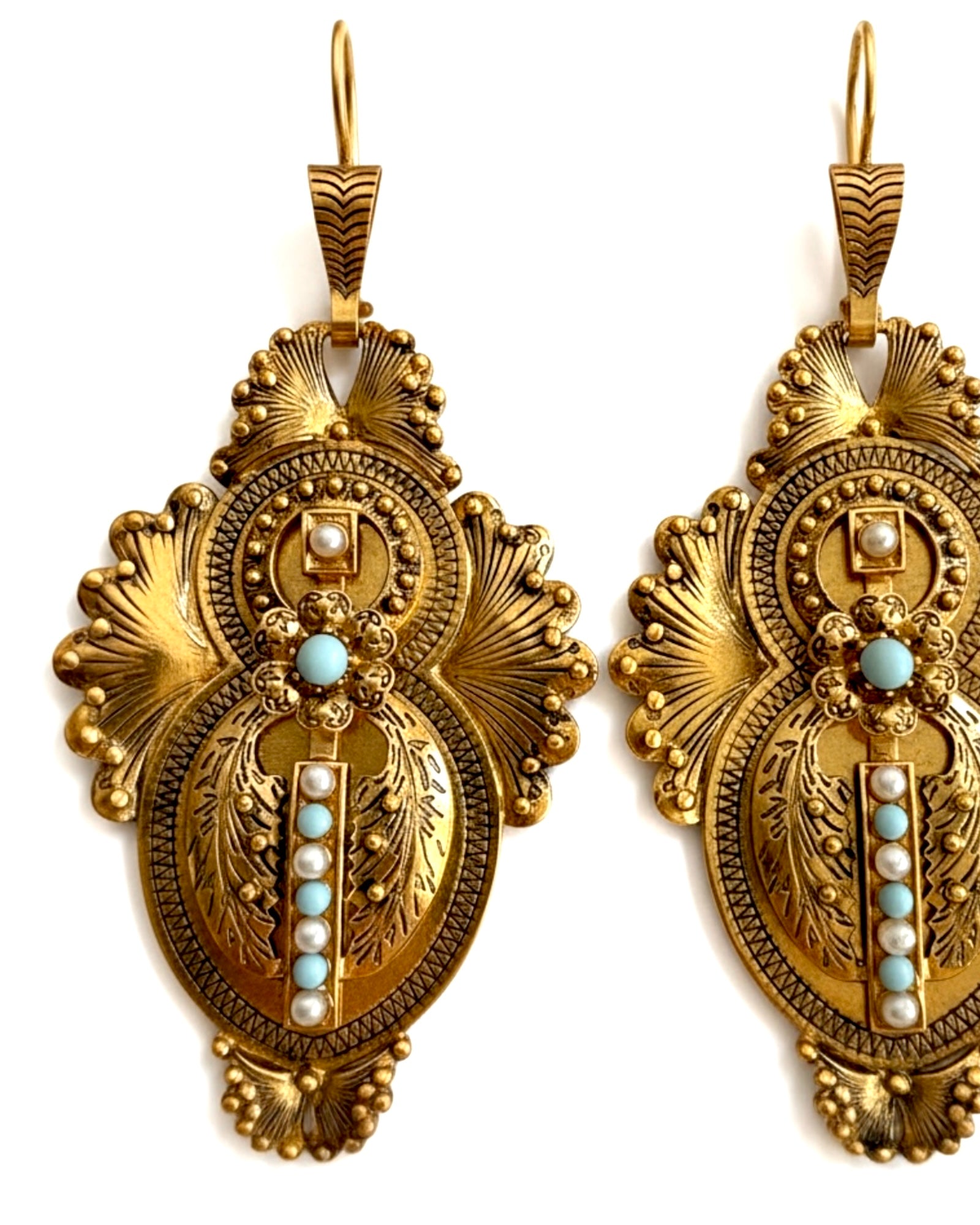 Brincos Gramalheira em Prata Dourada com Pedras Azuis e Brancas