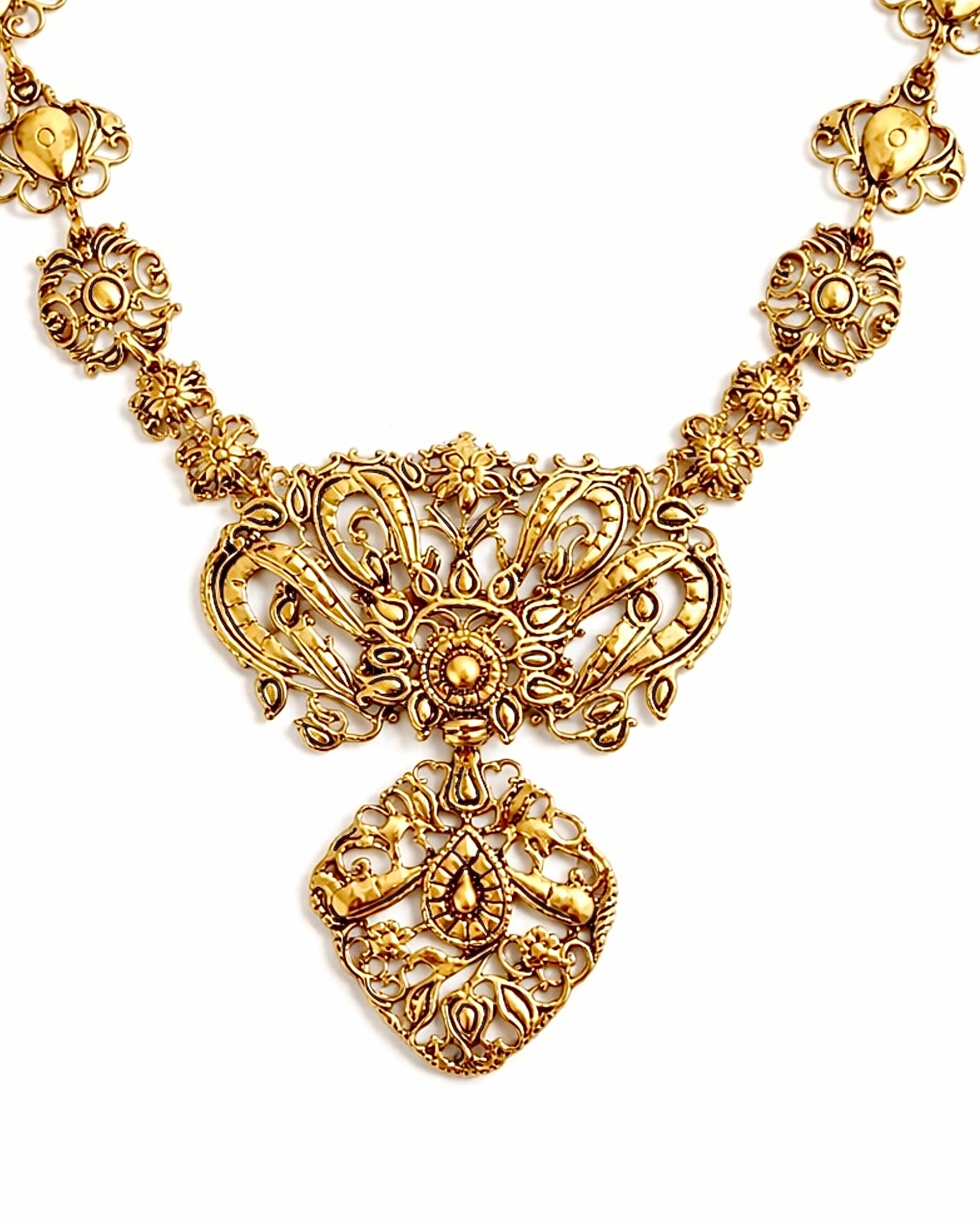 Filigree Bow Necklace in Gold-Plated Silver