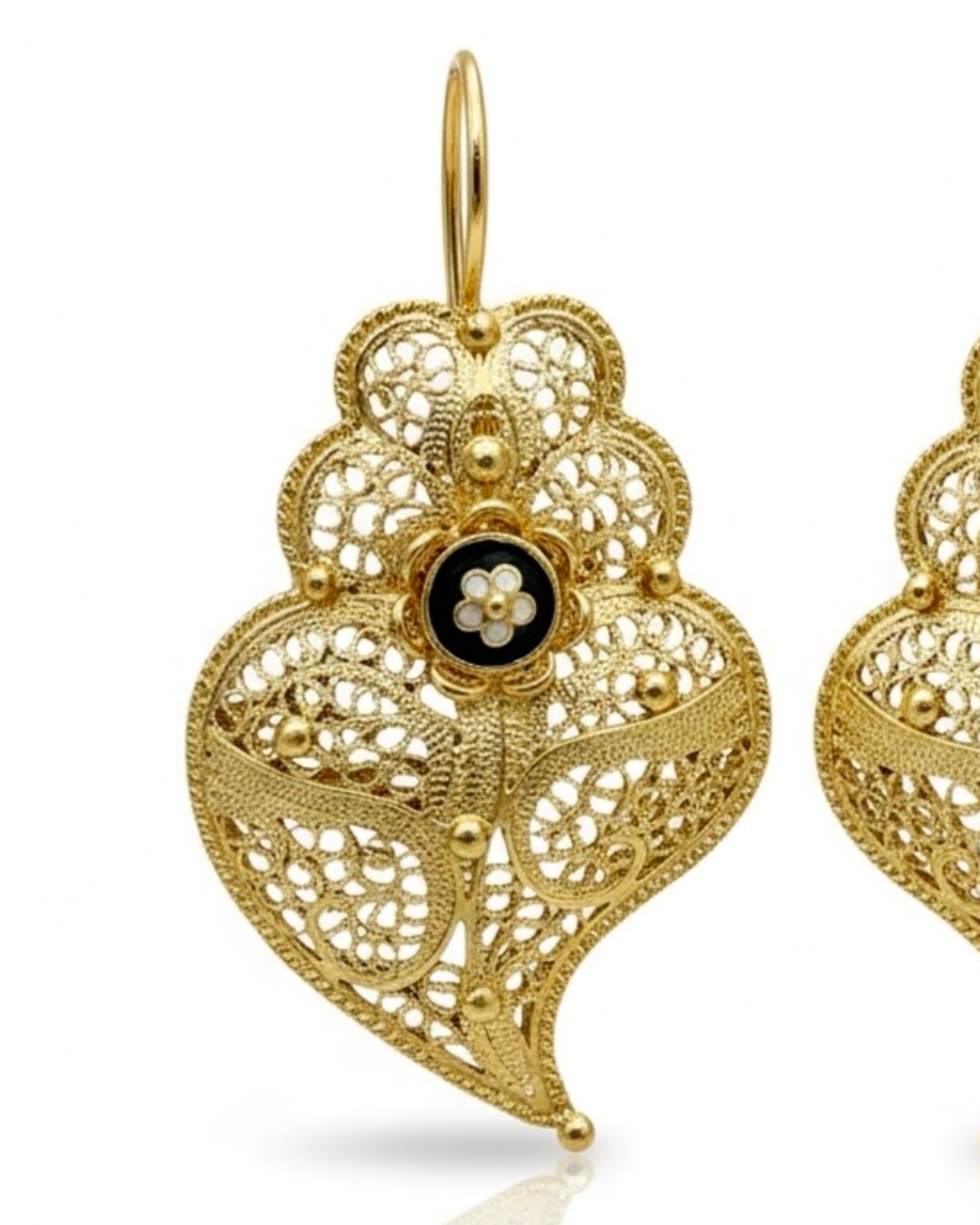 Viana Heart Earrings with Blue Snail in Gold-Plated Silver