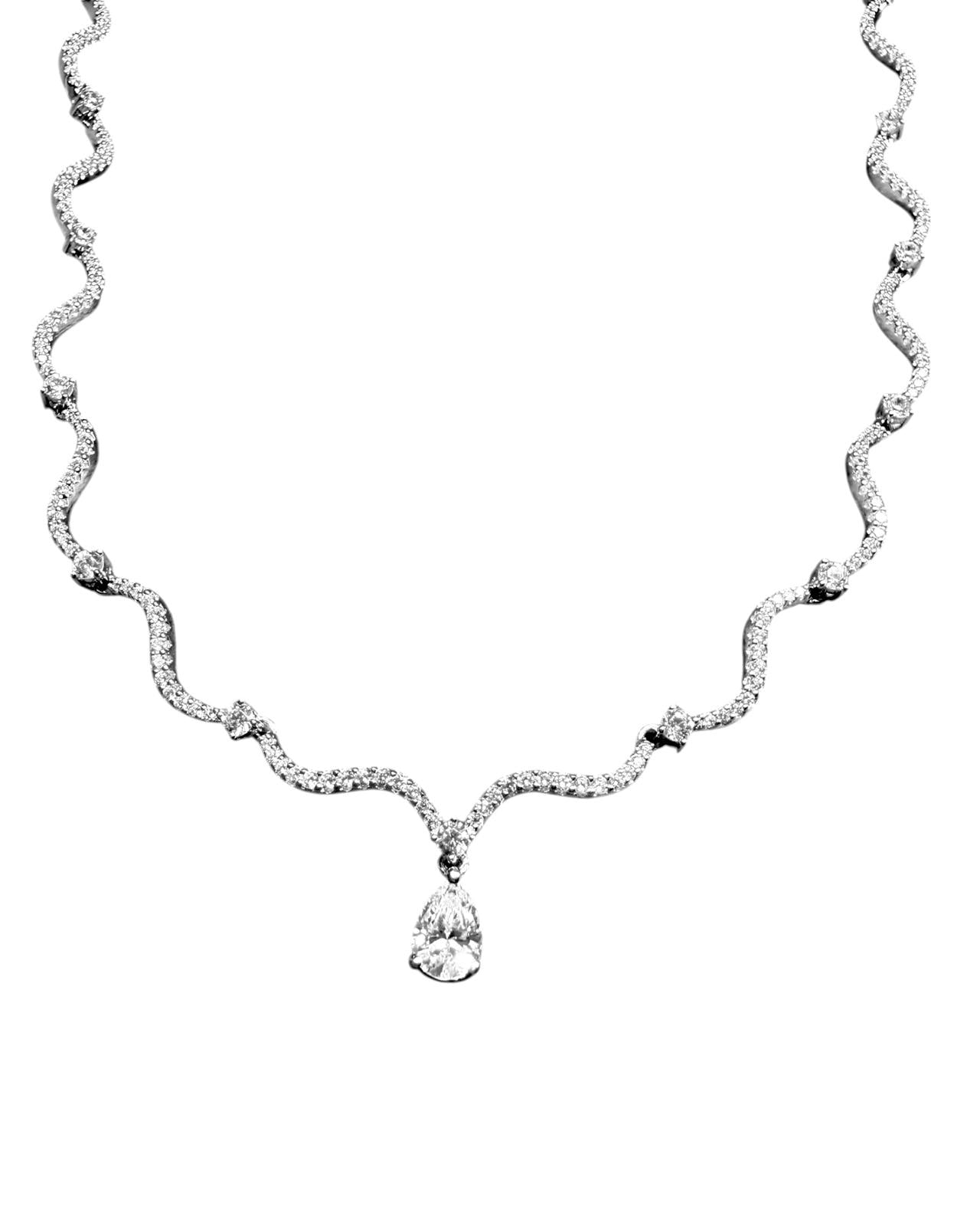 Colar Encanto com Gota em Prata Branca