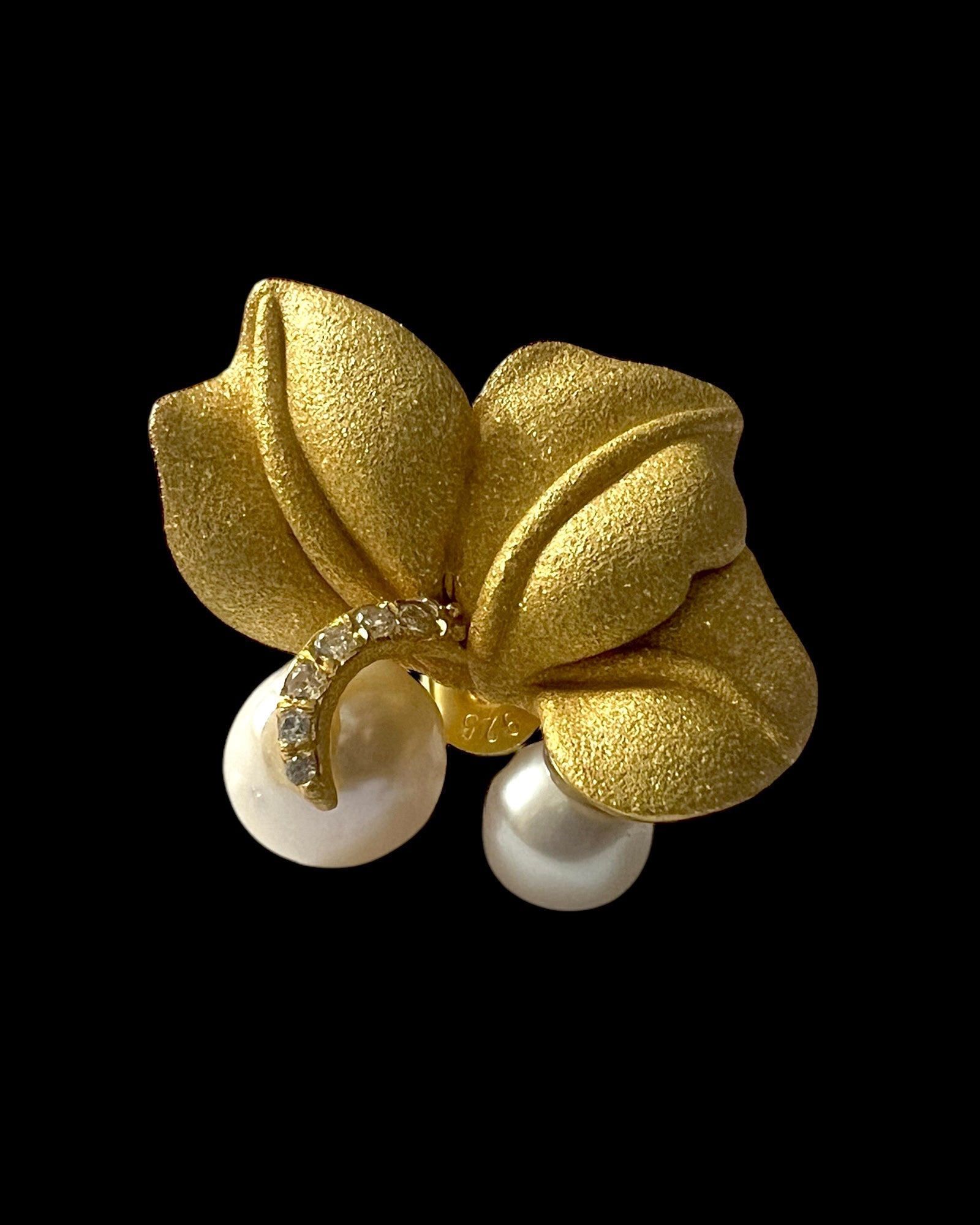 Flower Earrings with Pearl in Gold-Plated Silver