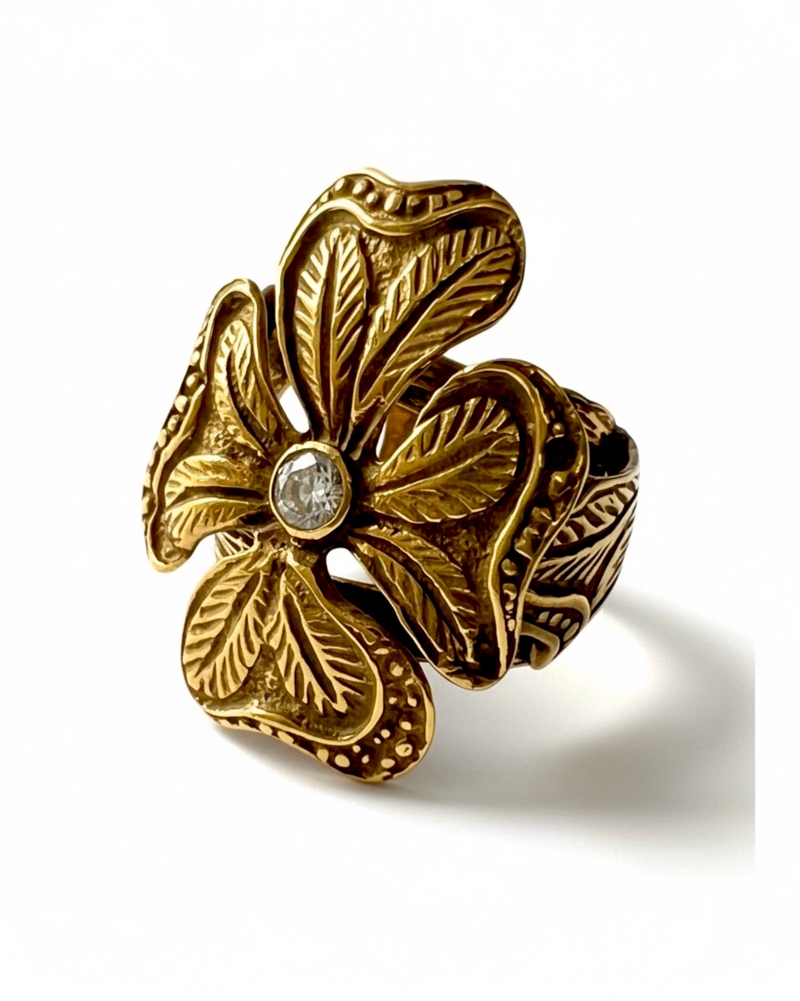 Flower Ring in Gold-Plated Silver
