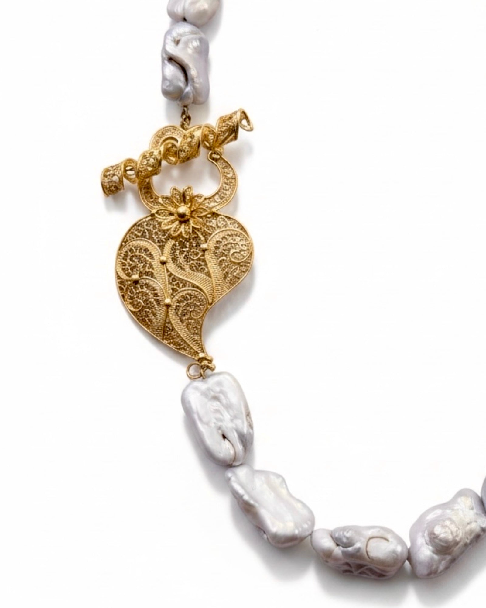 Viana Heart Necklace is Love with Black Stones in Gold-Plated Silver