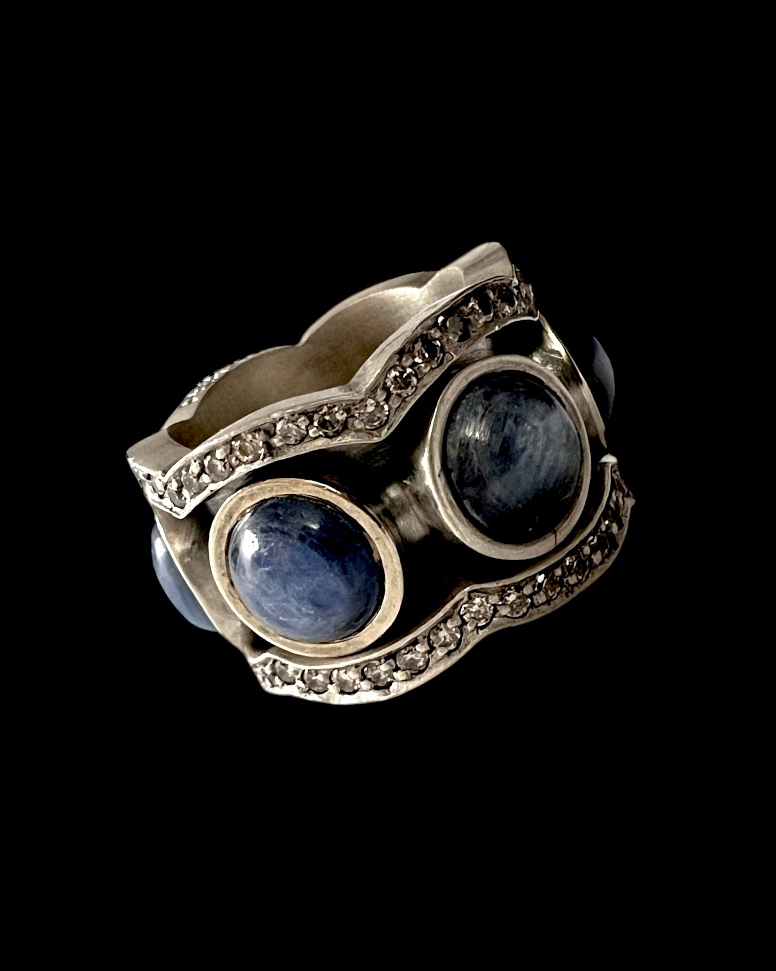 Blue Anti-Stress Ring/Wedding Ring in Silver and Gold