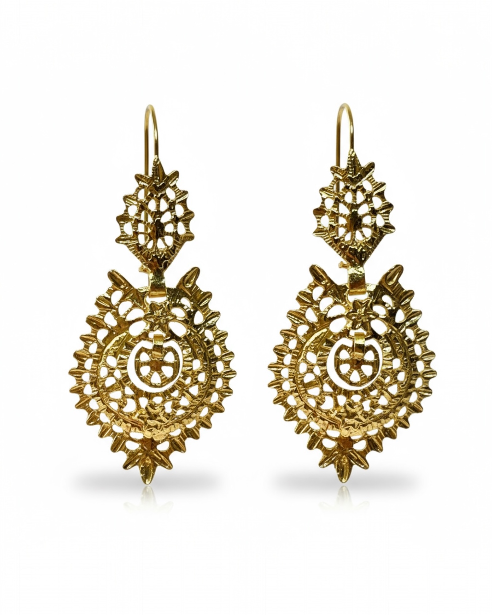 Queen-style earrings in gold-plated silver (with hook)