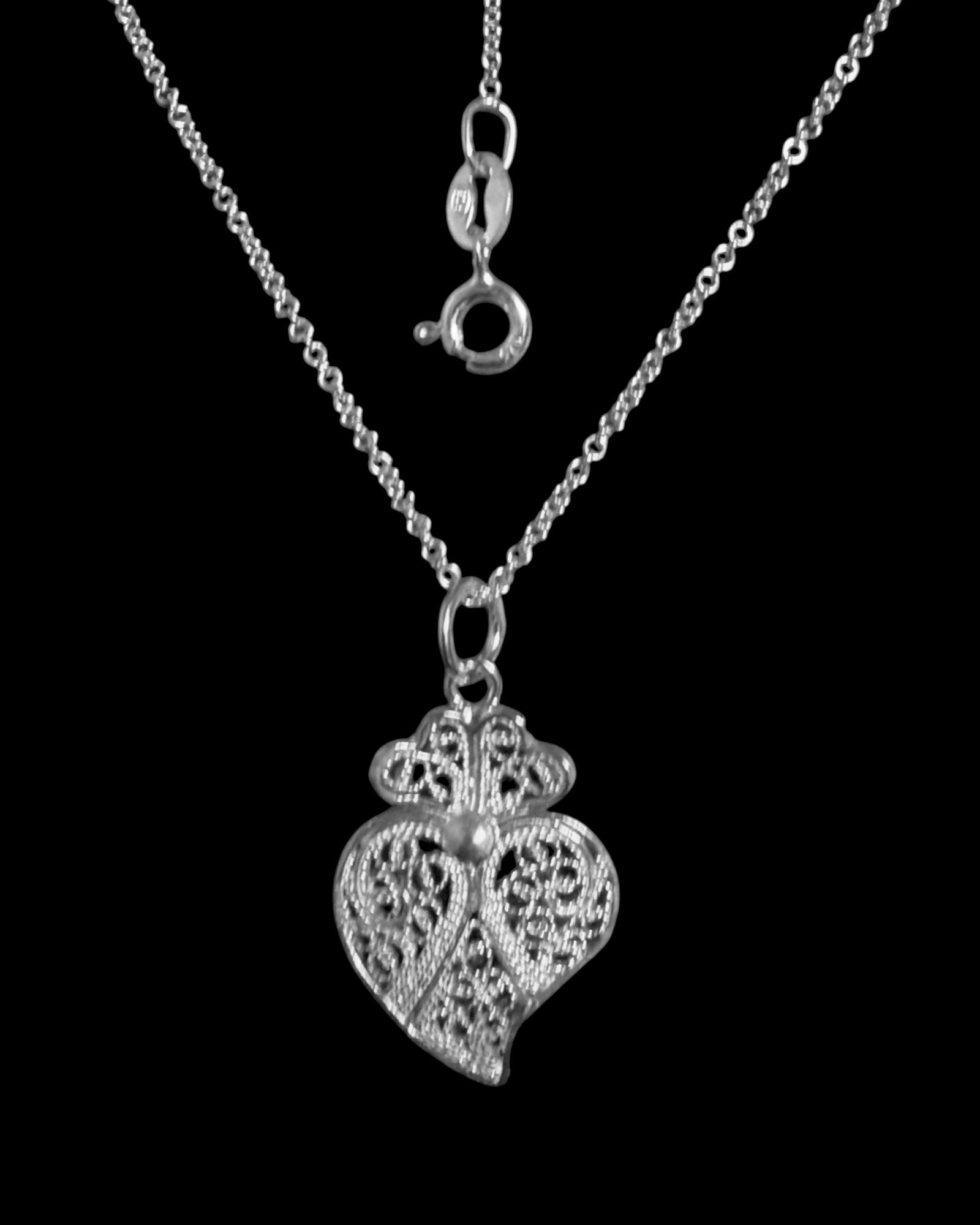 Viana is Love Heart Necklace in Silver